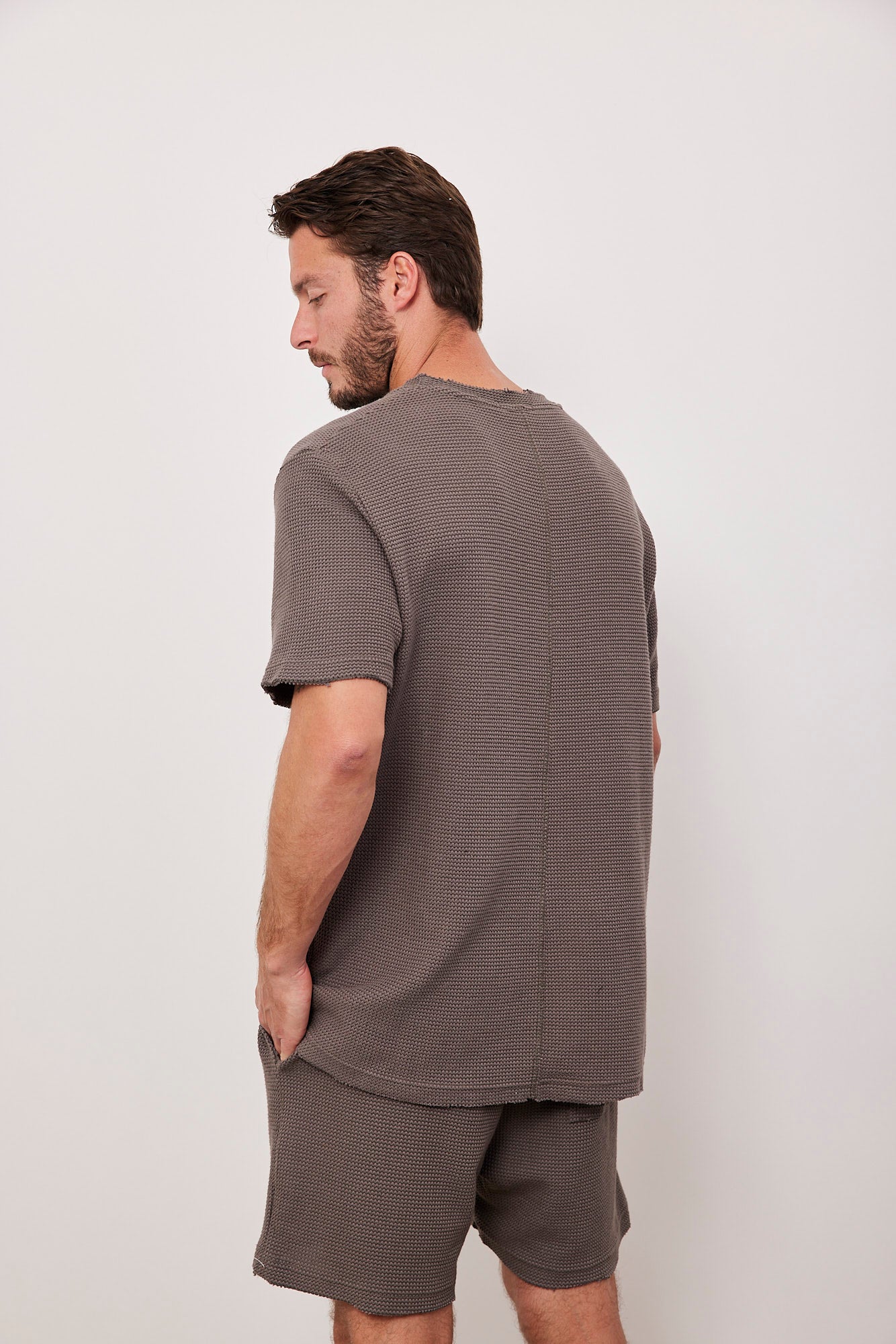 טישרט וופל בסיומת גזורה