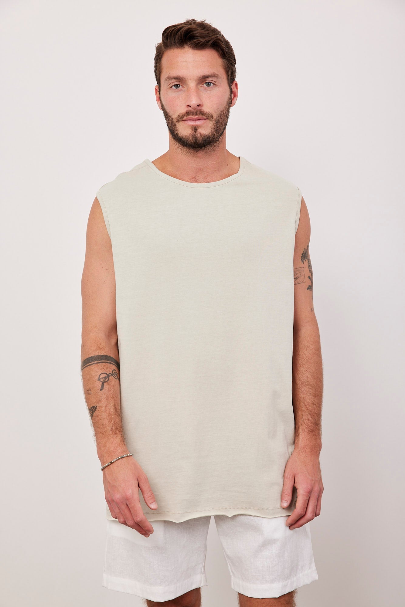 גופייה עם תיפורים צידיים - ITAY BRANDS