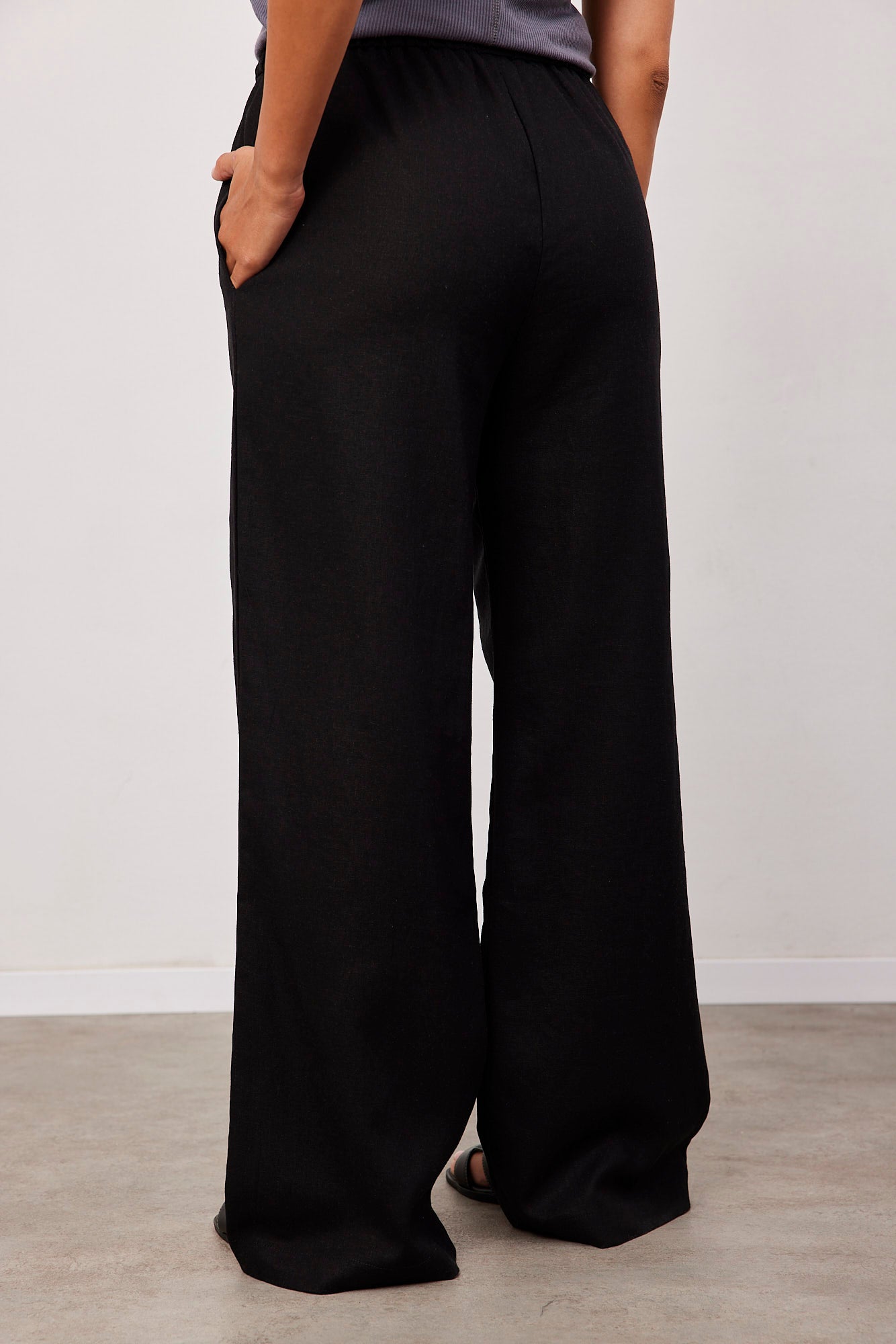 מכנסיים במראה פשתן בגזרה רחבה - ITAY BRANDS