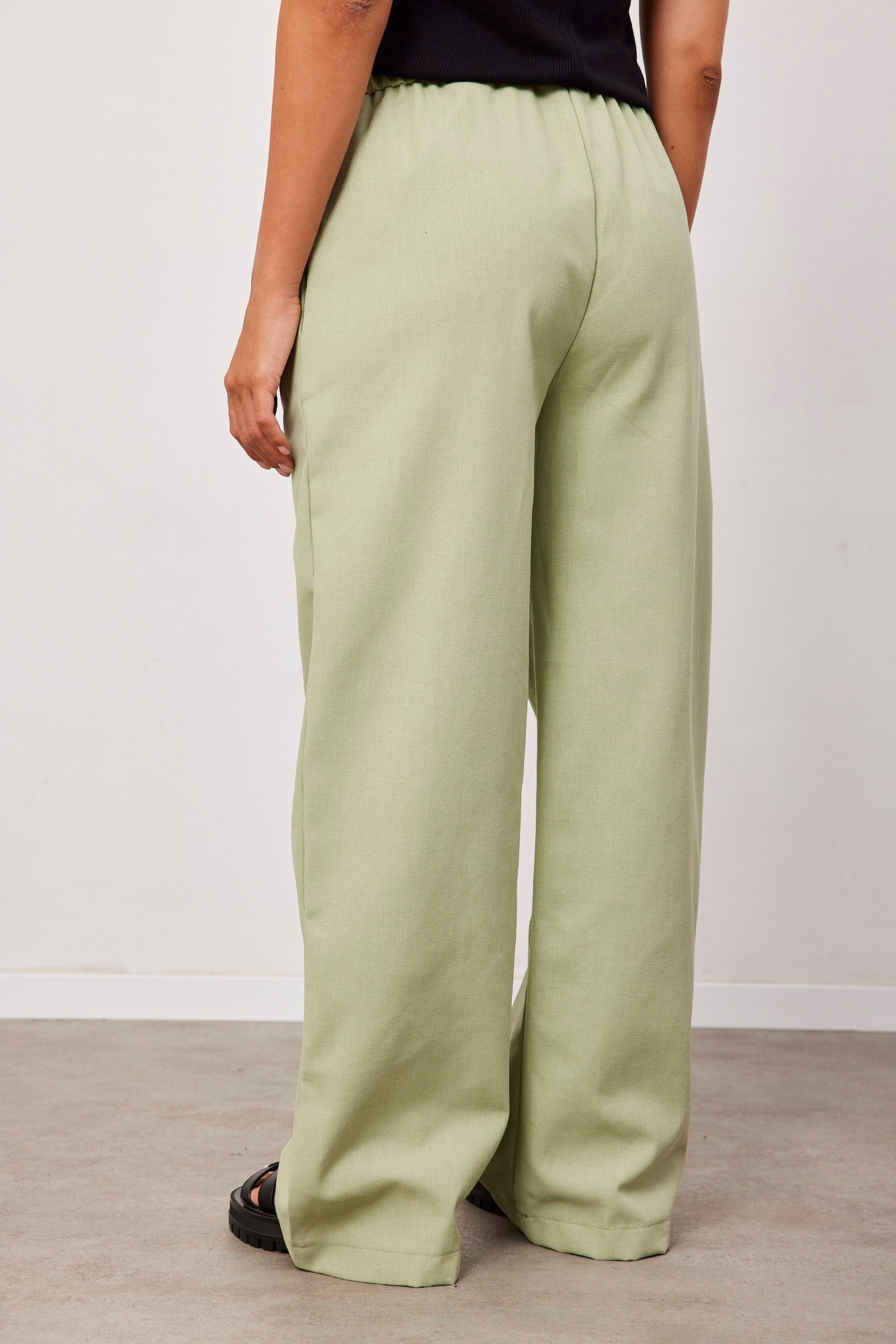 מכנסיים במראה פשתן בגזרה רחבה - ITAY BRANDS