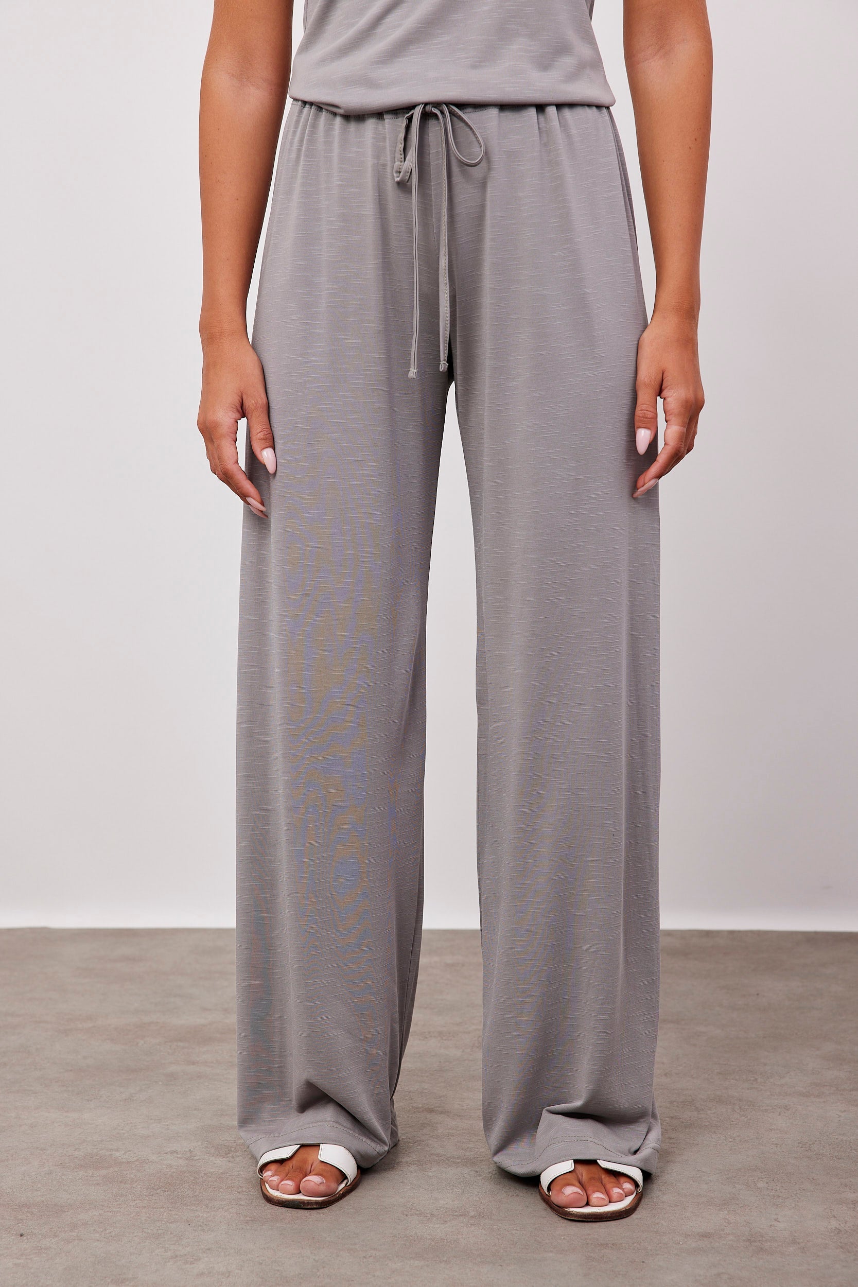 מכנסיים בטקסטורה מבד נשפך - ITAY BRANDS