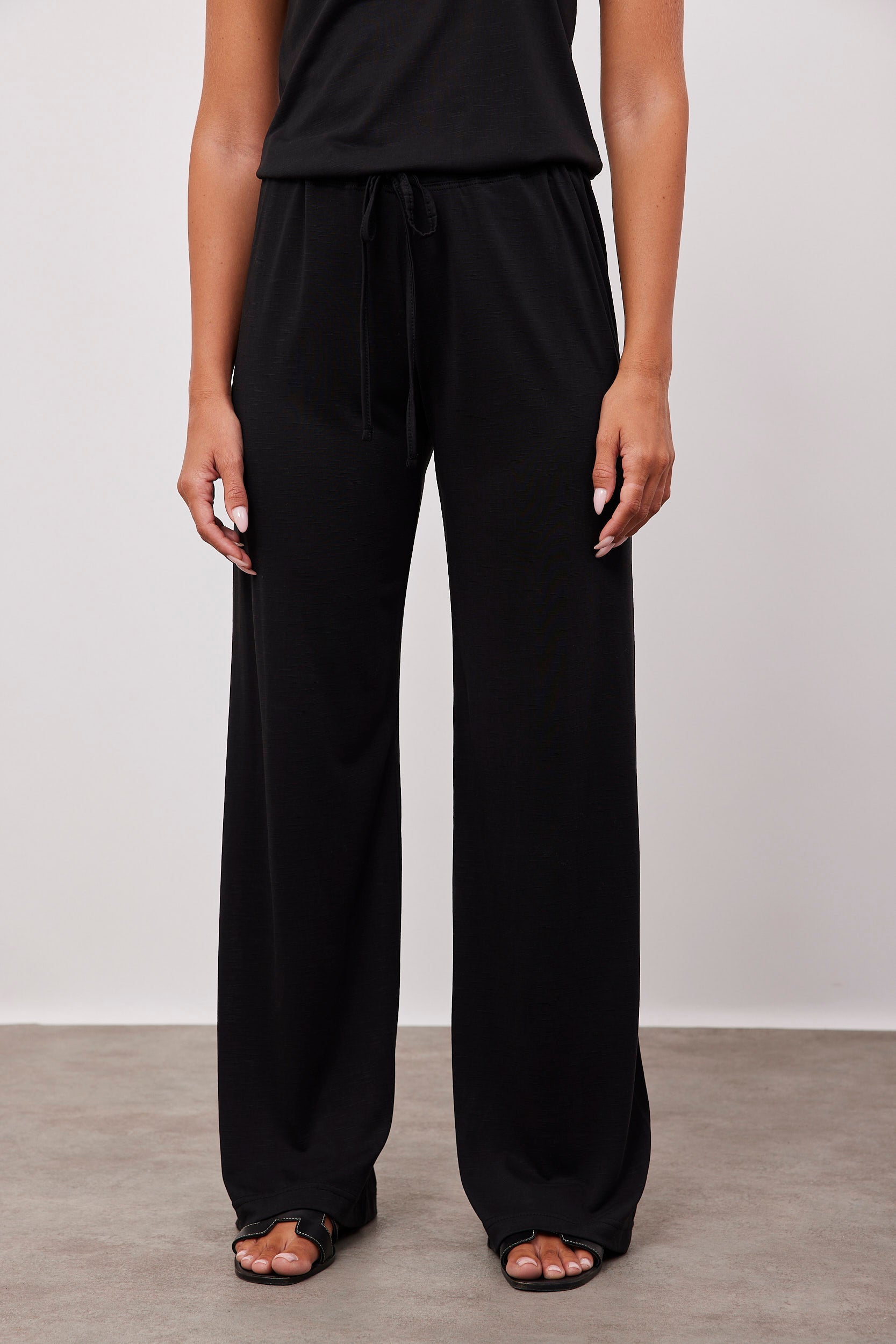 מכנסיים בטקסטורה מבד נשפך - ITAY BRANDS