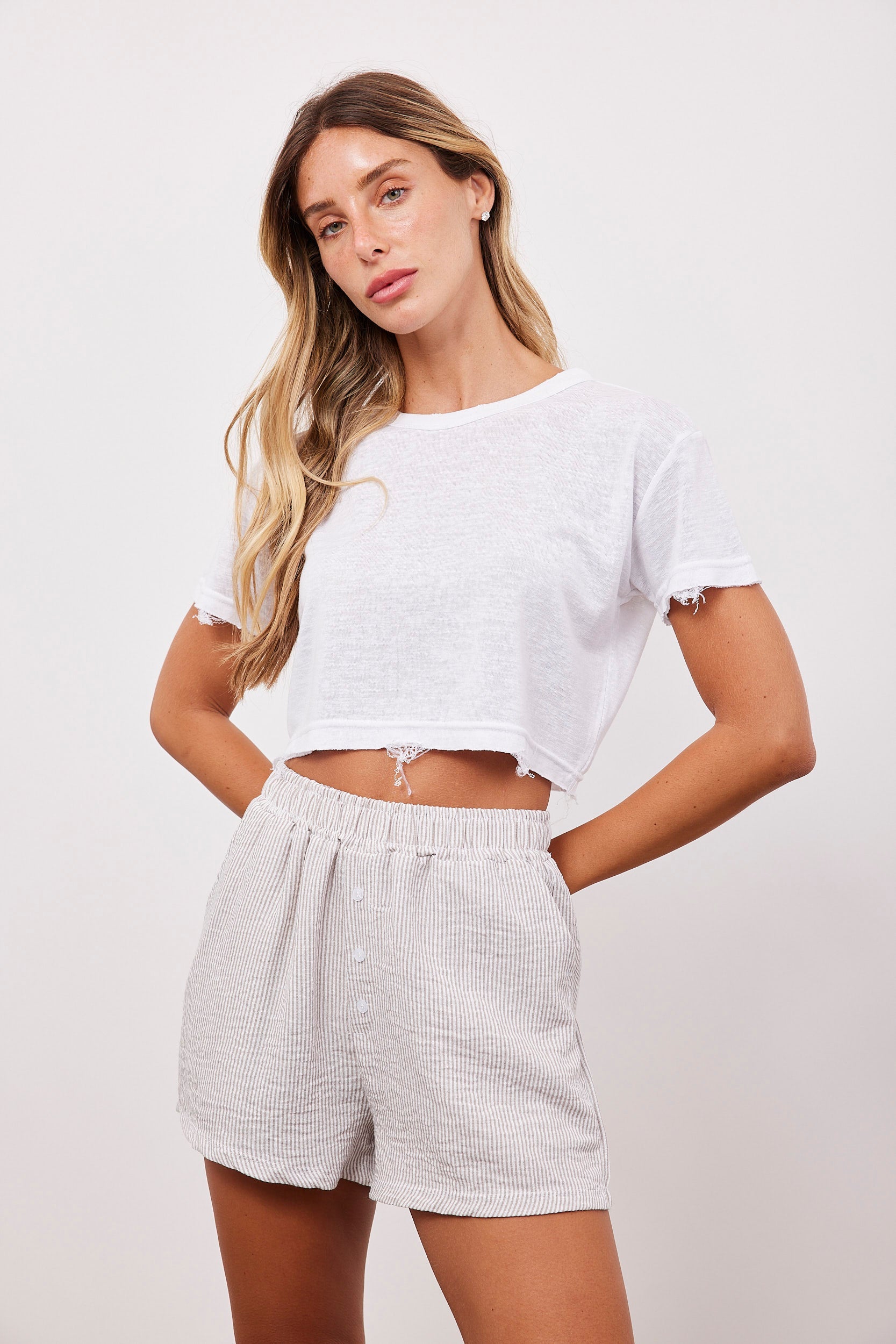 שורטס פסים בשילוב כפתורים - ITAY BRANDS