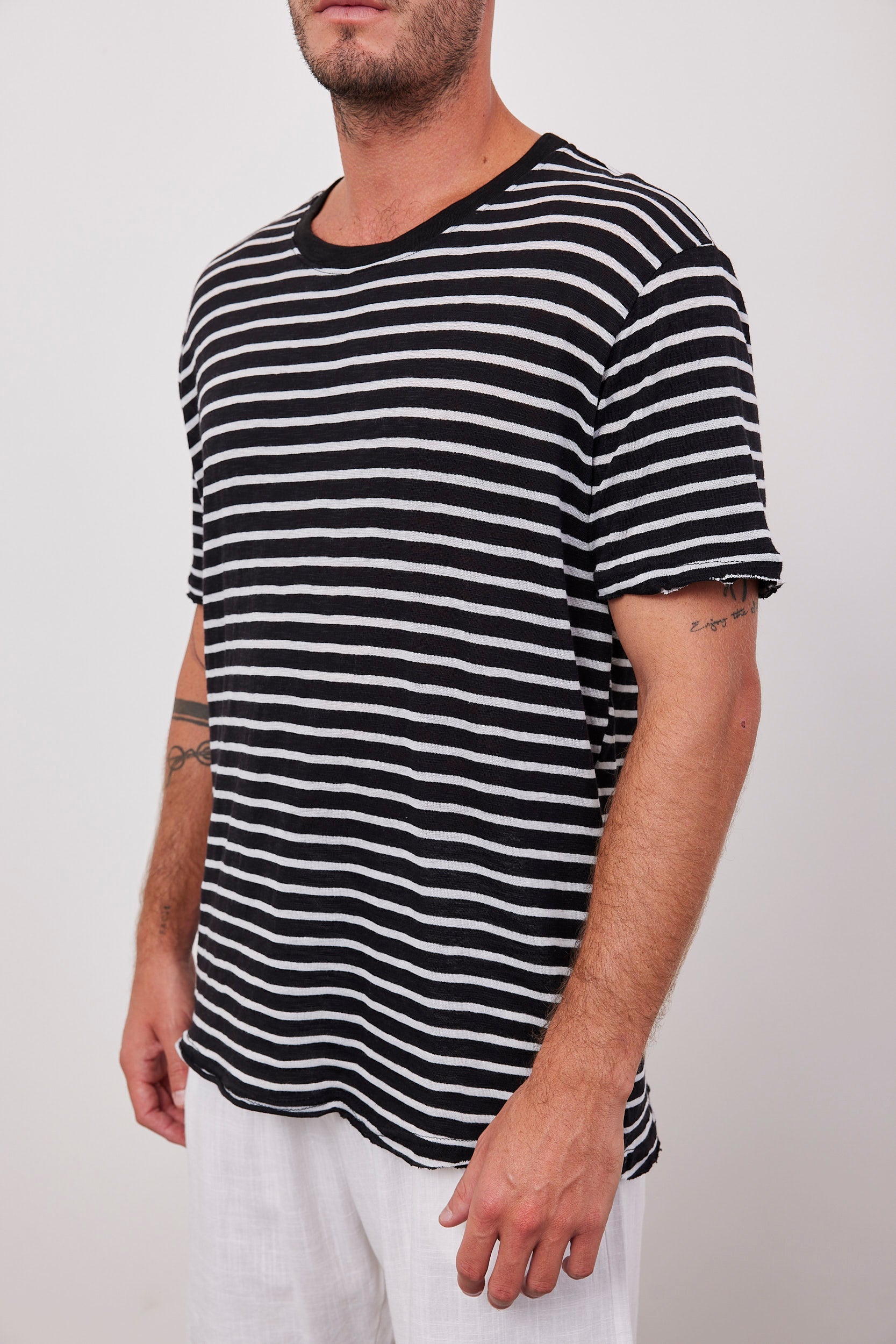 חולצת פסים קצרה במראה פשתן - ITAY BRANDS