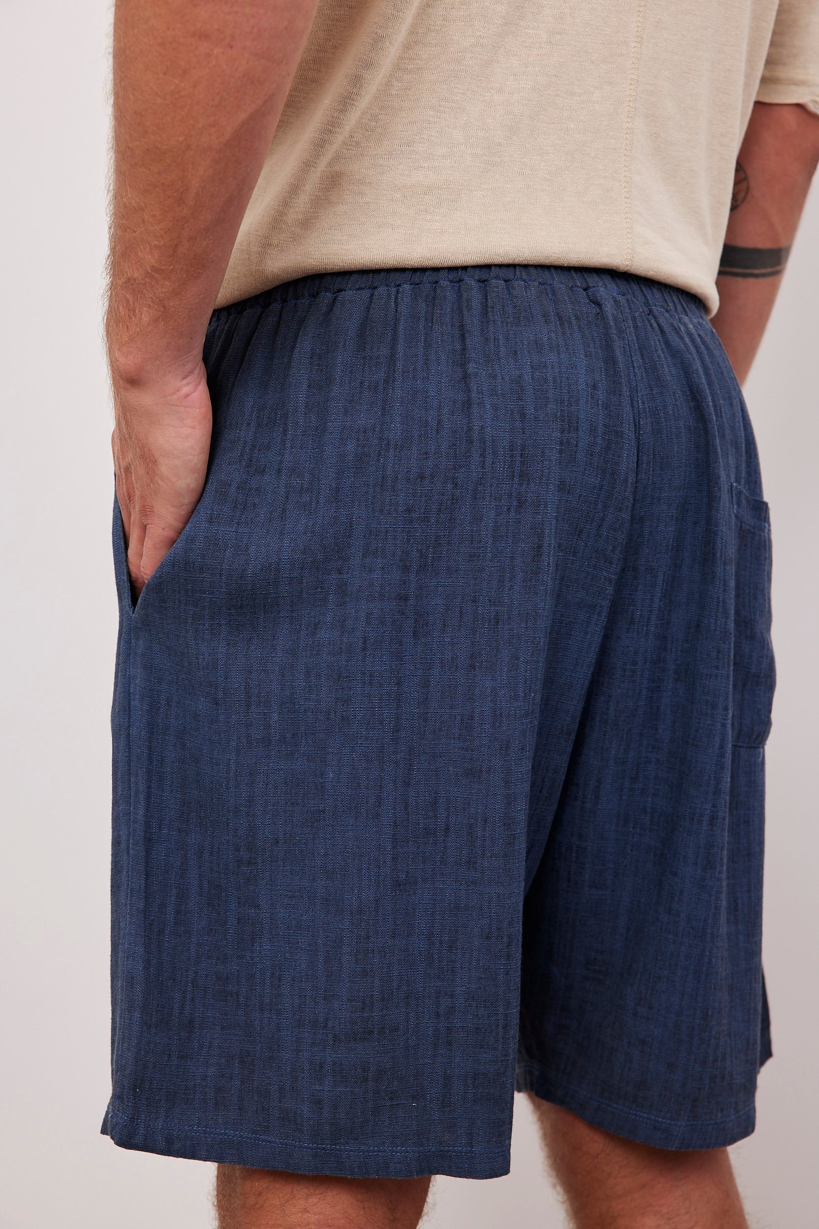 מכנסיים קצרים רחבים במראה פשתן - ITAY BRANDS