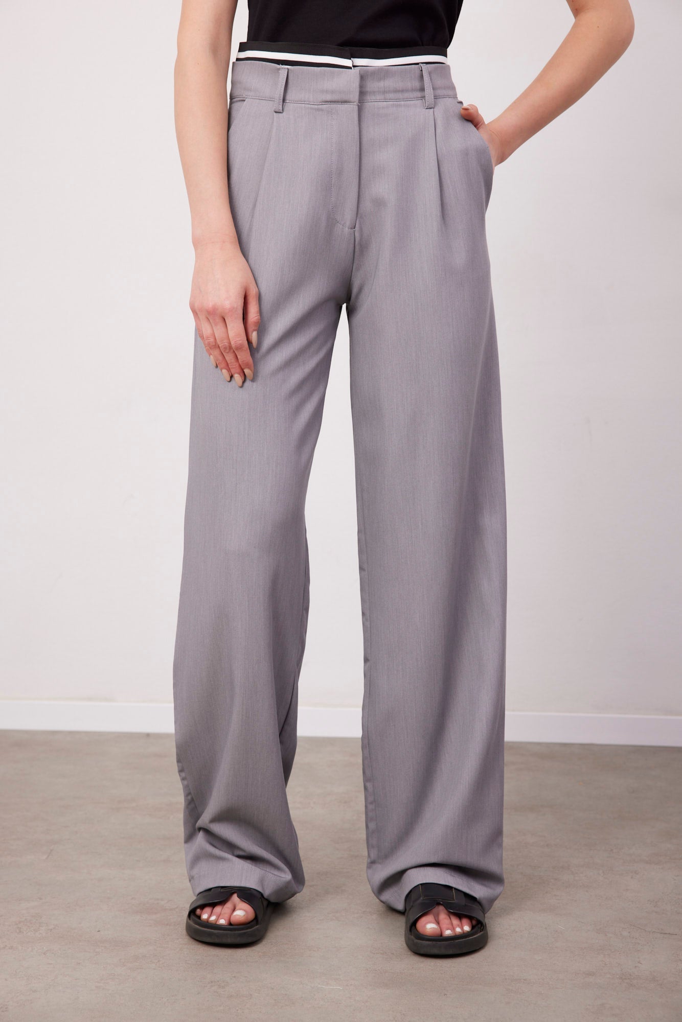 מכנסיים מחייטים עם גומי מובלט - ITAY BRANDS