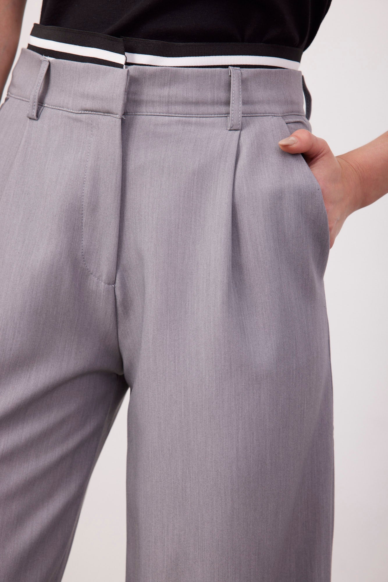 מכנסיים מחייטים עם גומי מובלט - ITAY BRANDS