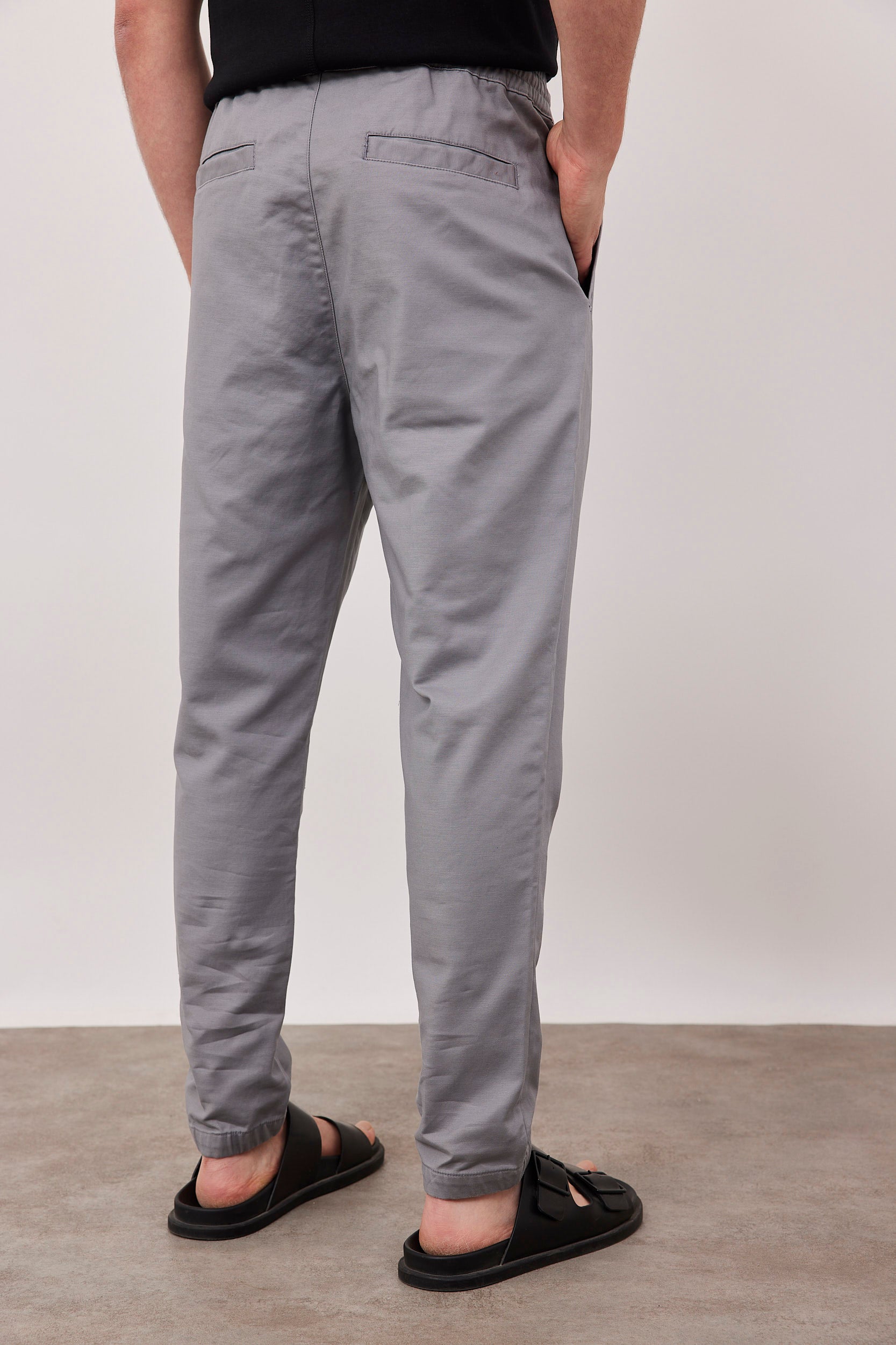 מכנסיים ארוכים בסיומת גומי
