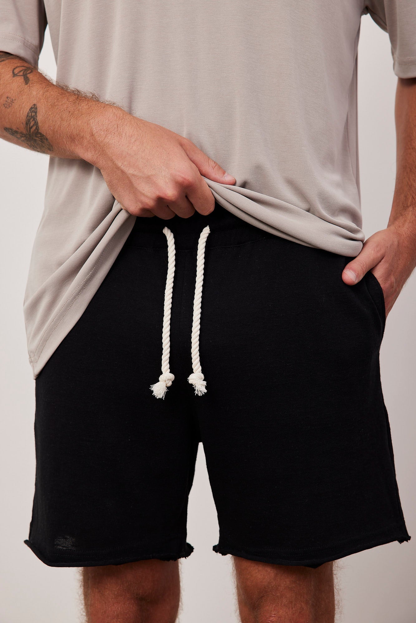 שורט במראה פשתן בסיומת פרומה - ITAY BRANDS