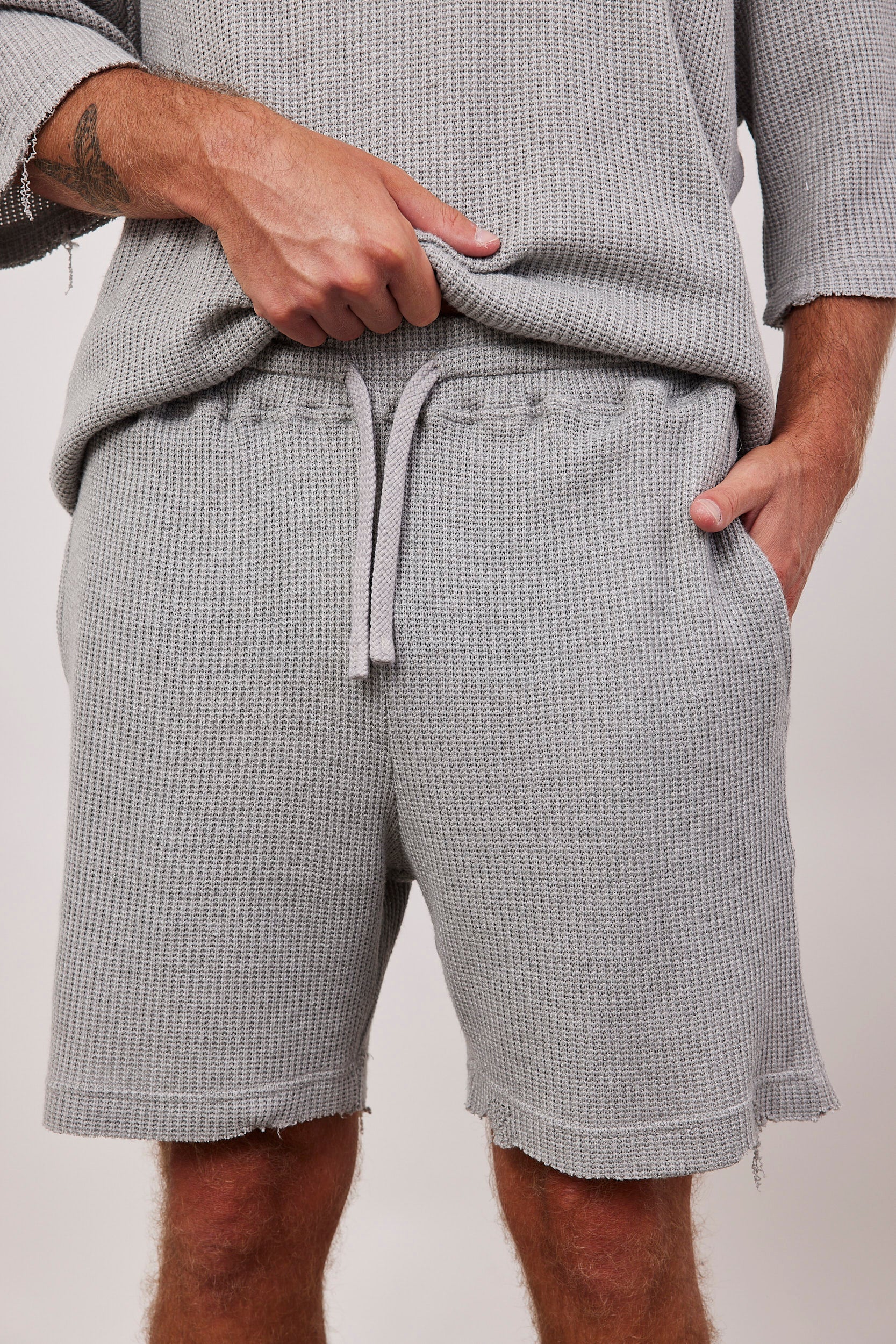 ברמודה סריג וופל עם קרעים