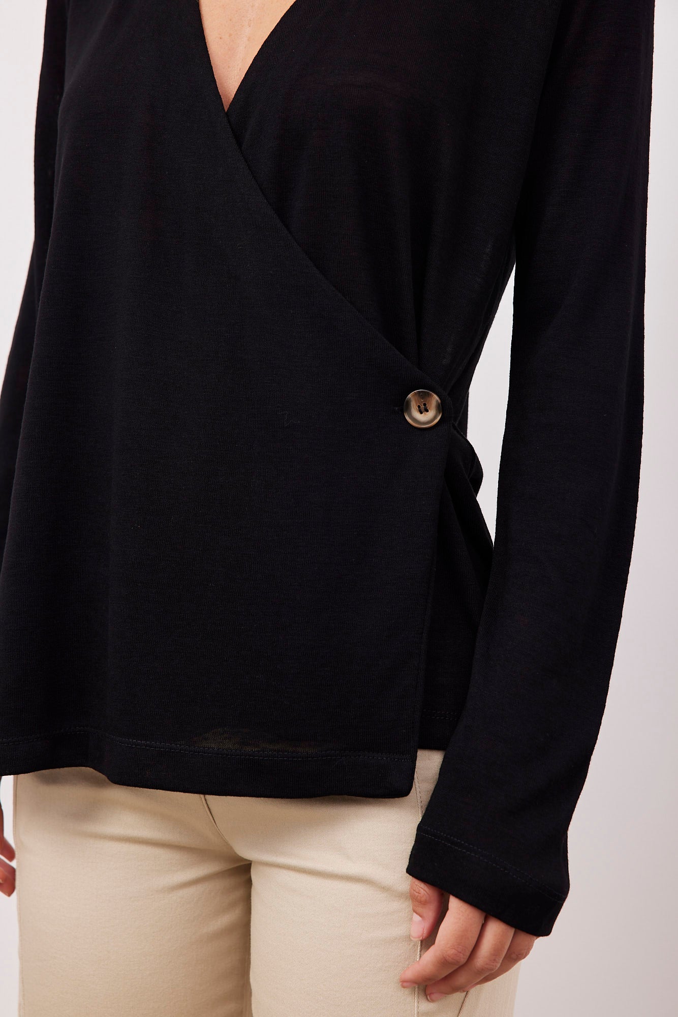 חולצת מעטפת בסגירת כפתור - ITAY BRANDS