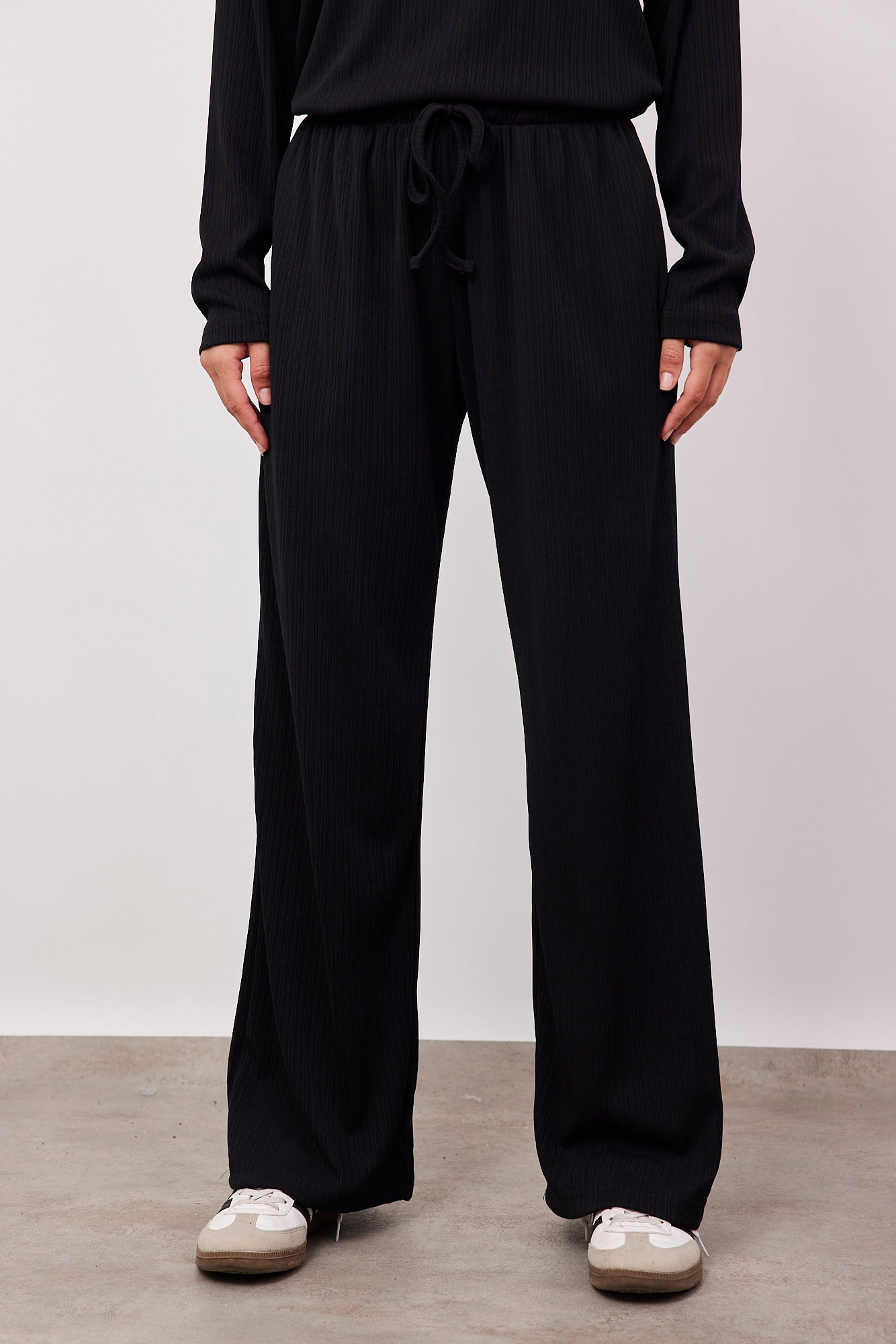 חליפה בטקסטורת פסים - ITAY BRANDS