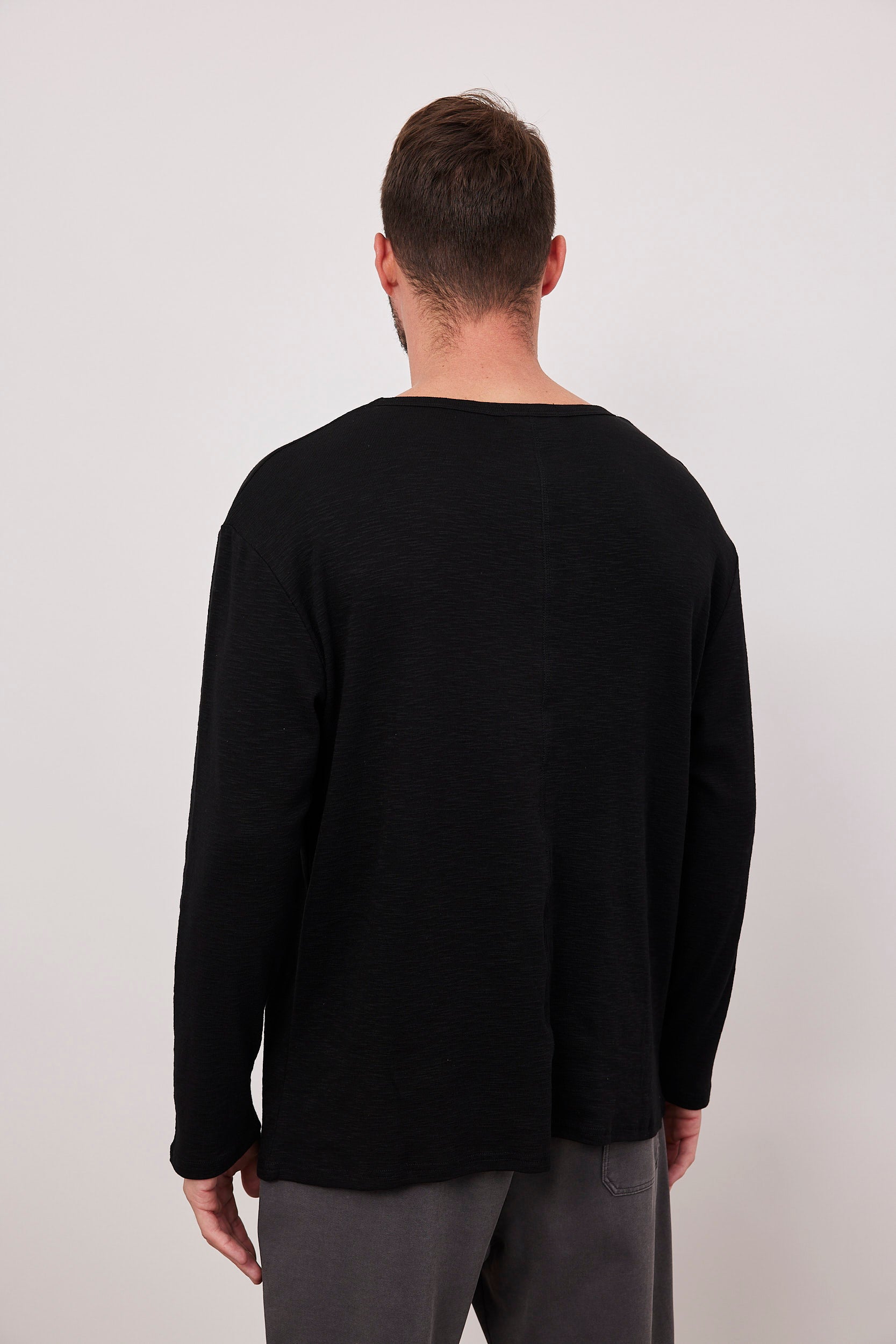 חולצת בייסיק שקפקפה