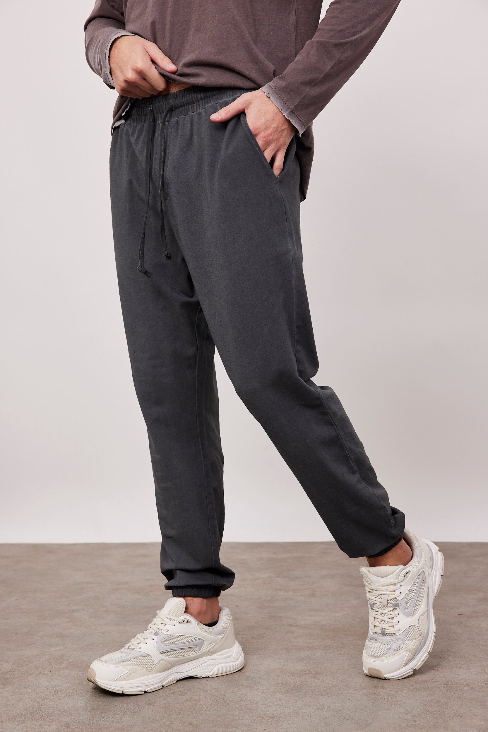 מכנסי ווש בסיומת גומי