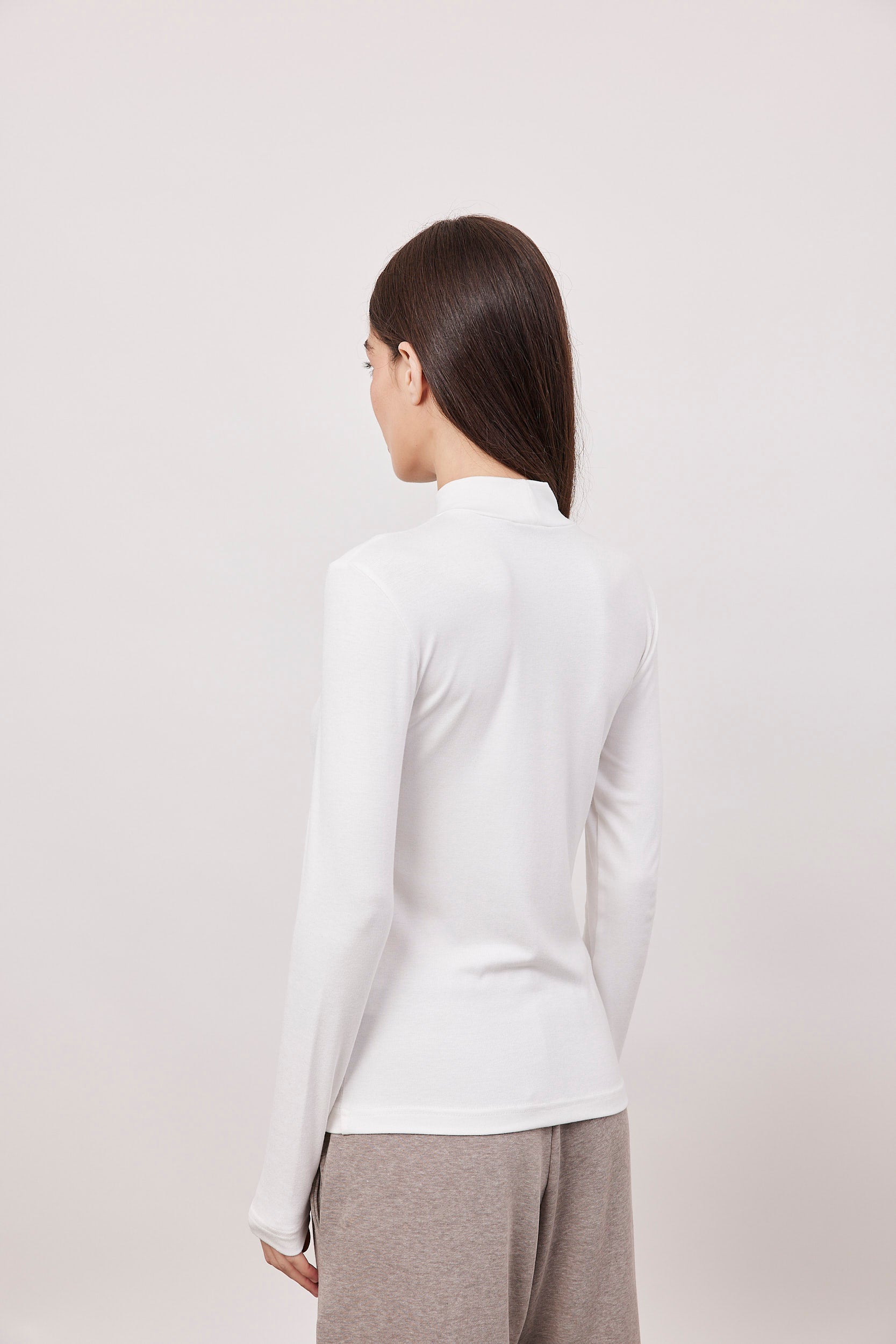 חולצת גולף צמודה