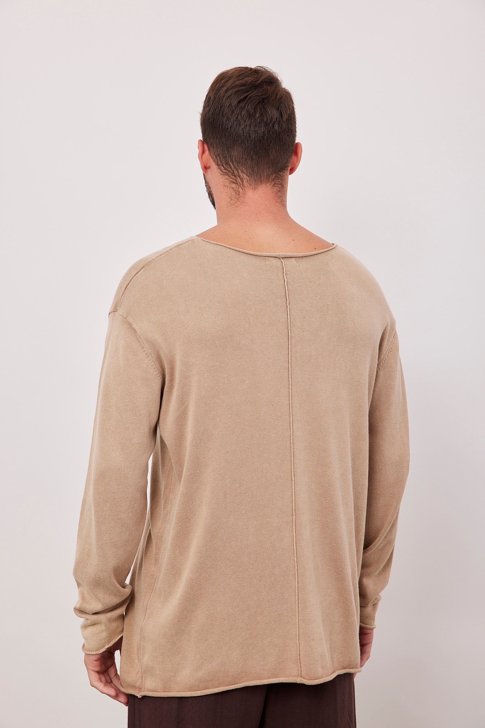 חולצה ארוכה סיומת גזורה