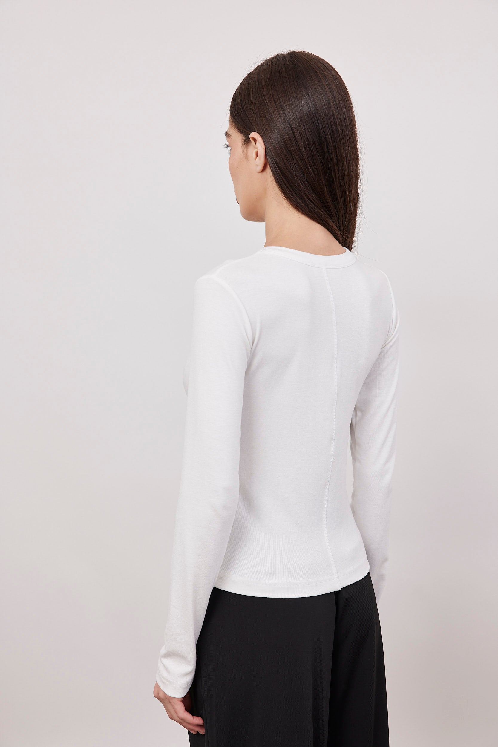 חולצה ארוכה עם מפתח מובלט