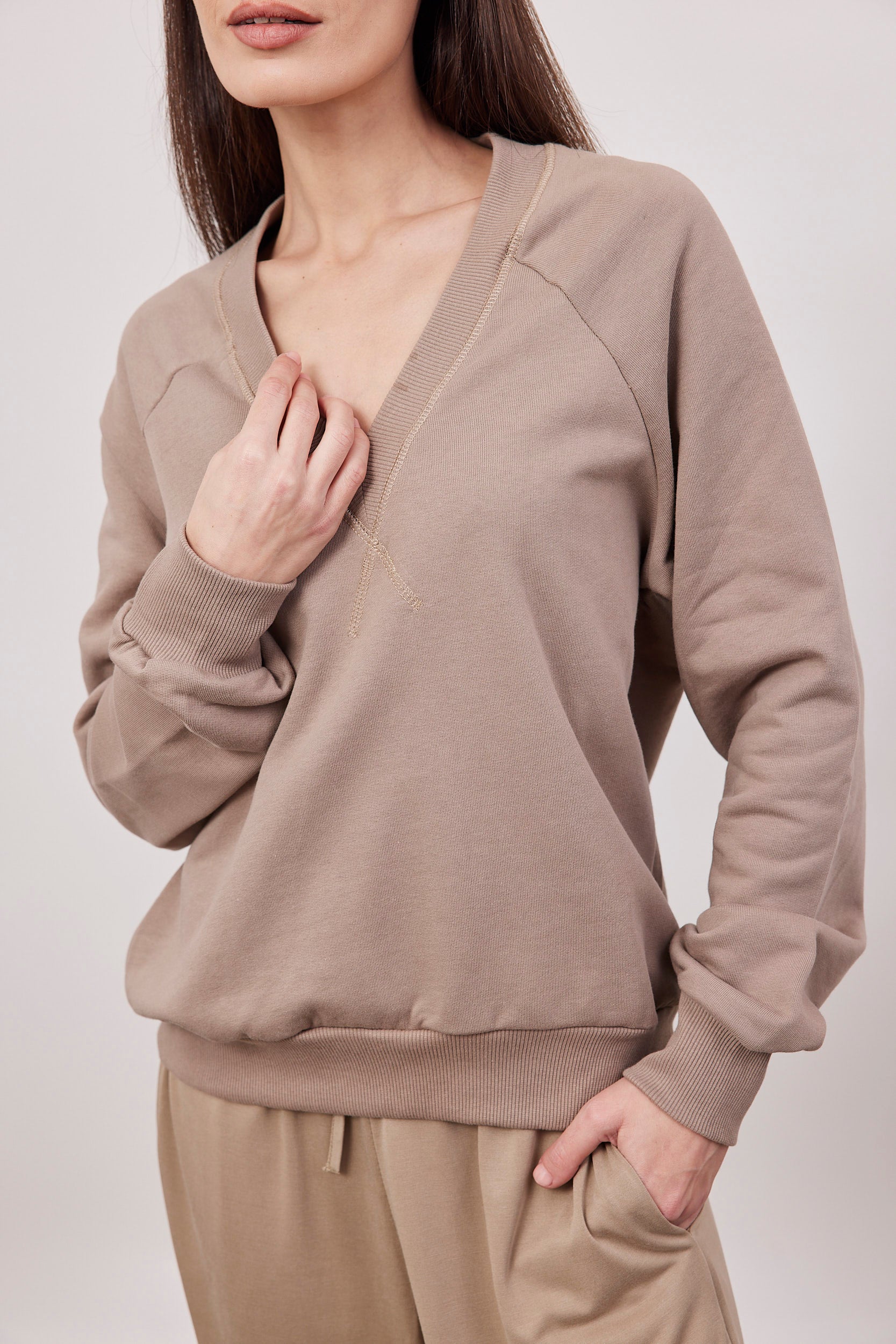 סווטשירט פרנץ׳ טרי מחשוף וי