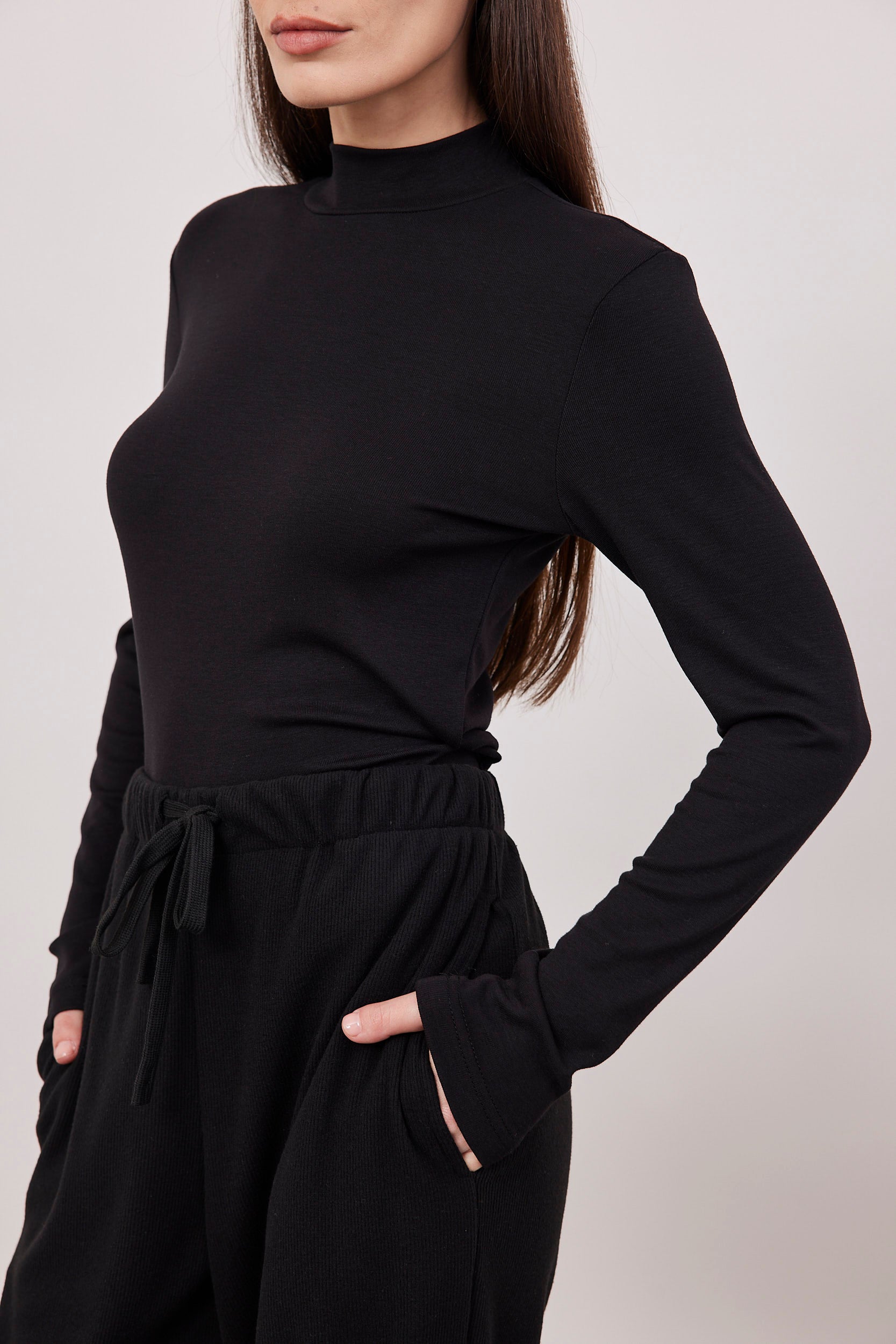 חולצת גולף צמודה