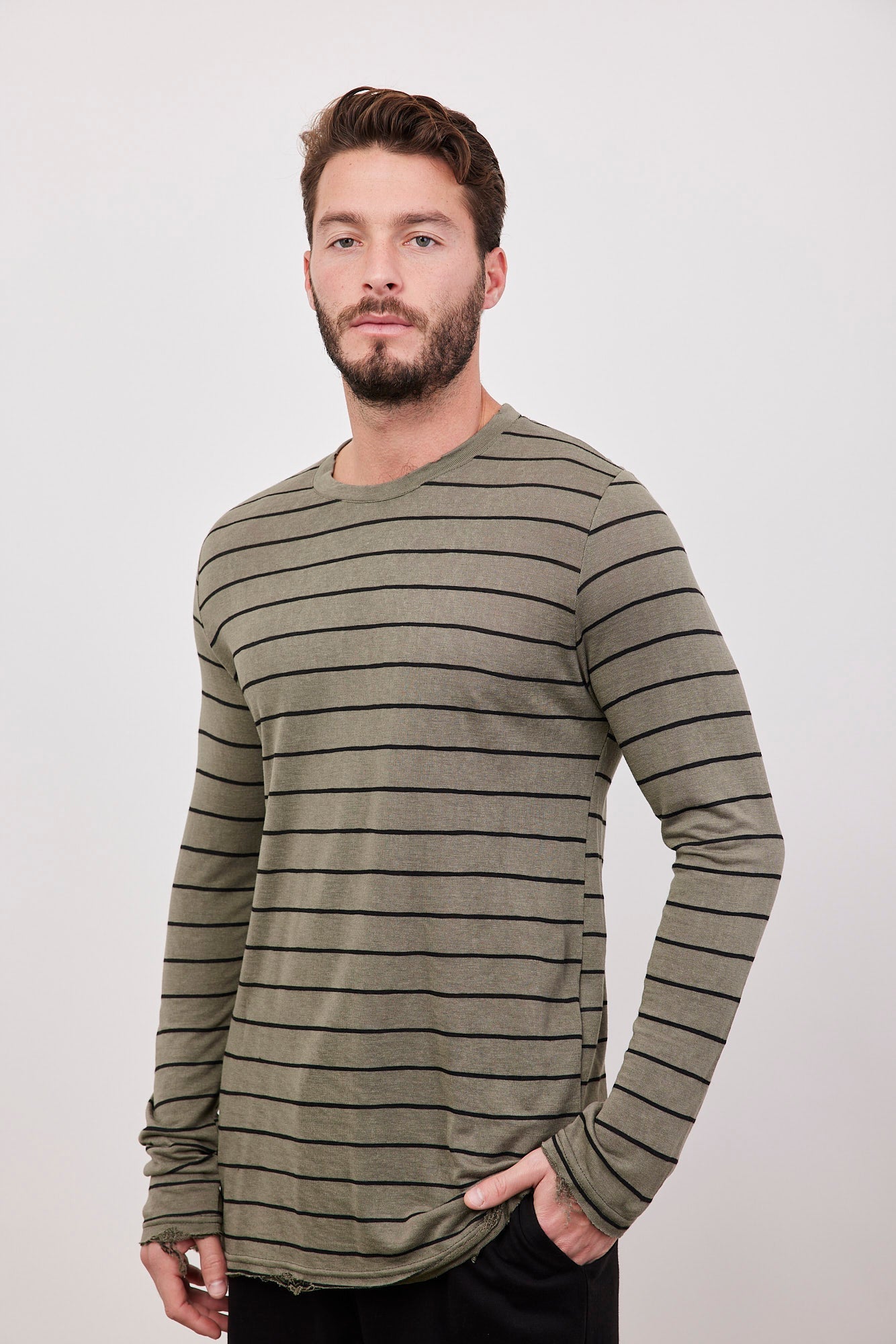 חולצת פסים במראה פשתן בסיומת פרומה - ITAY BRANDS