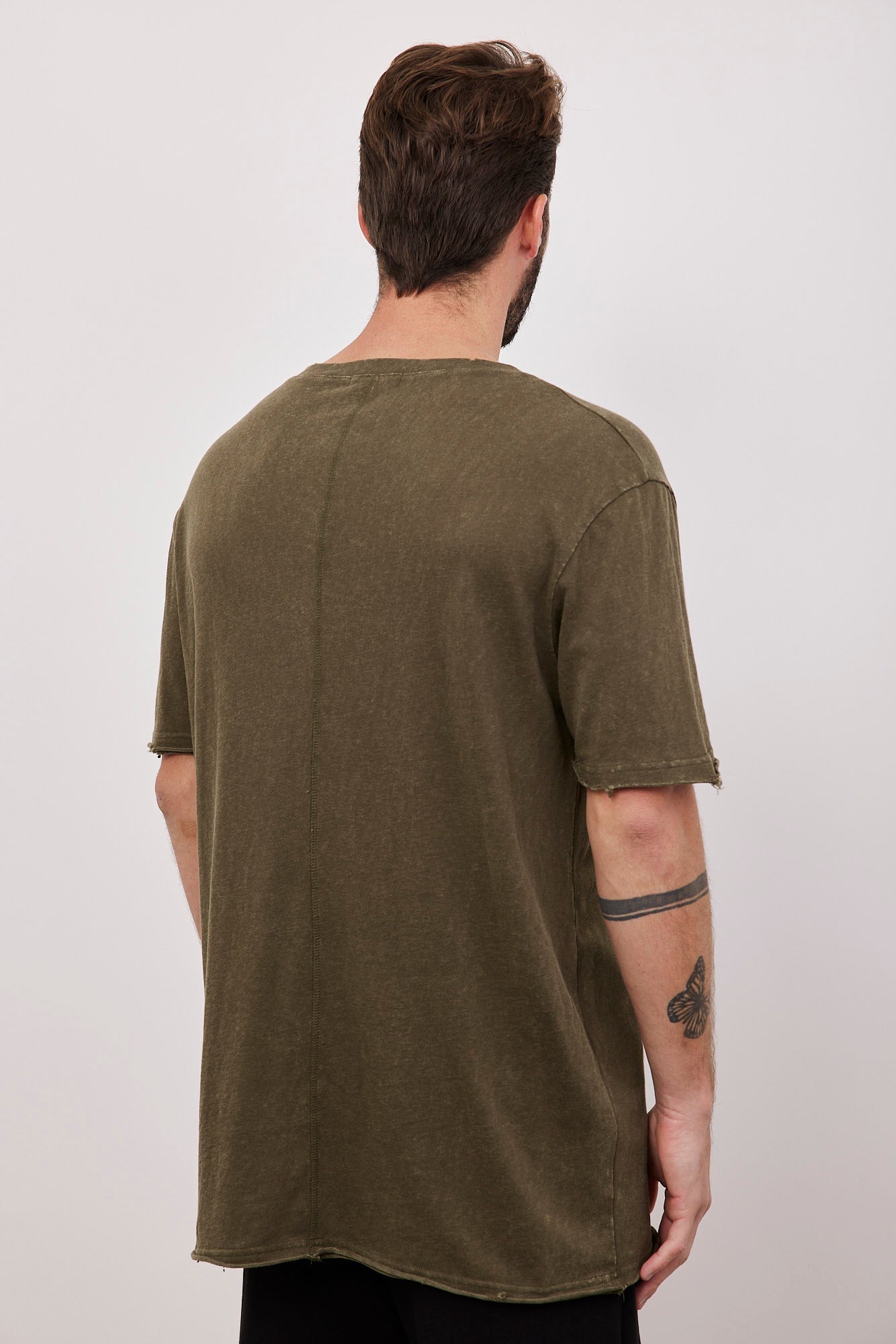 טישרט וי ווש בסיומת קרעים - ITAY BRANDS