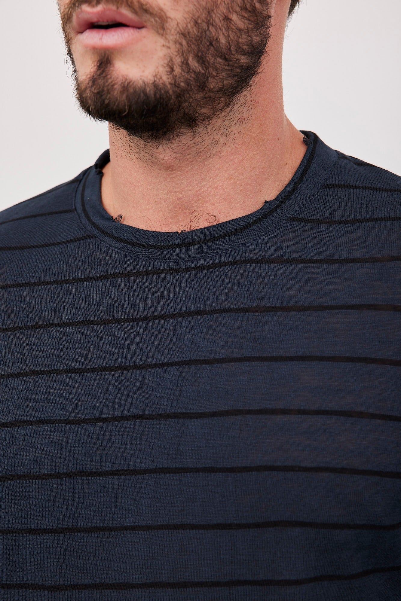 חולצת פסים במראה פשתן בסיומת פרומה - ITAY BRANDS