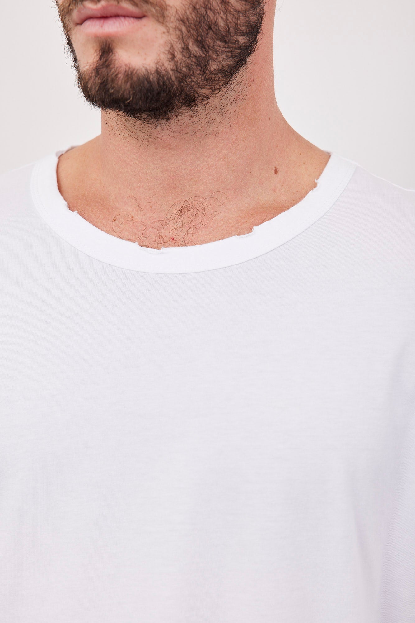 חולצת כותנה ארוכה בגימור קרעים - ITAY BRANDS