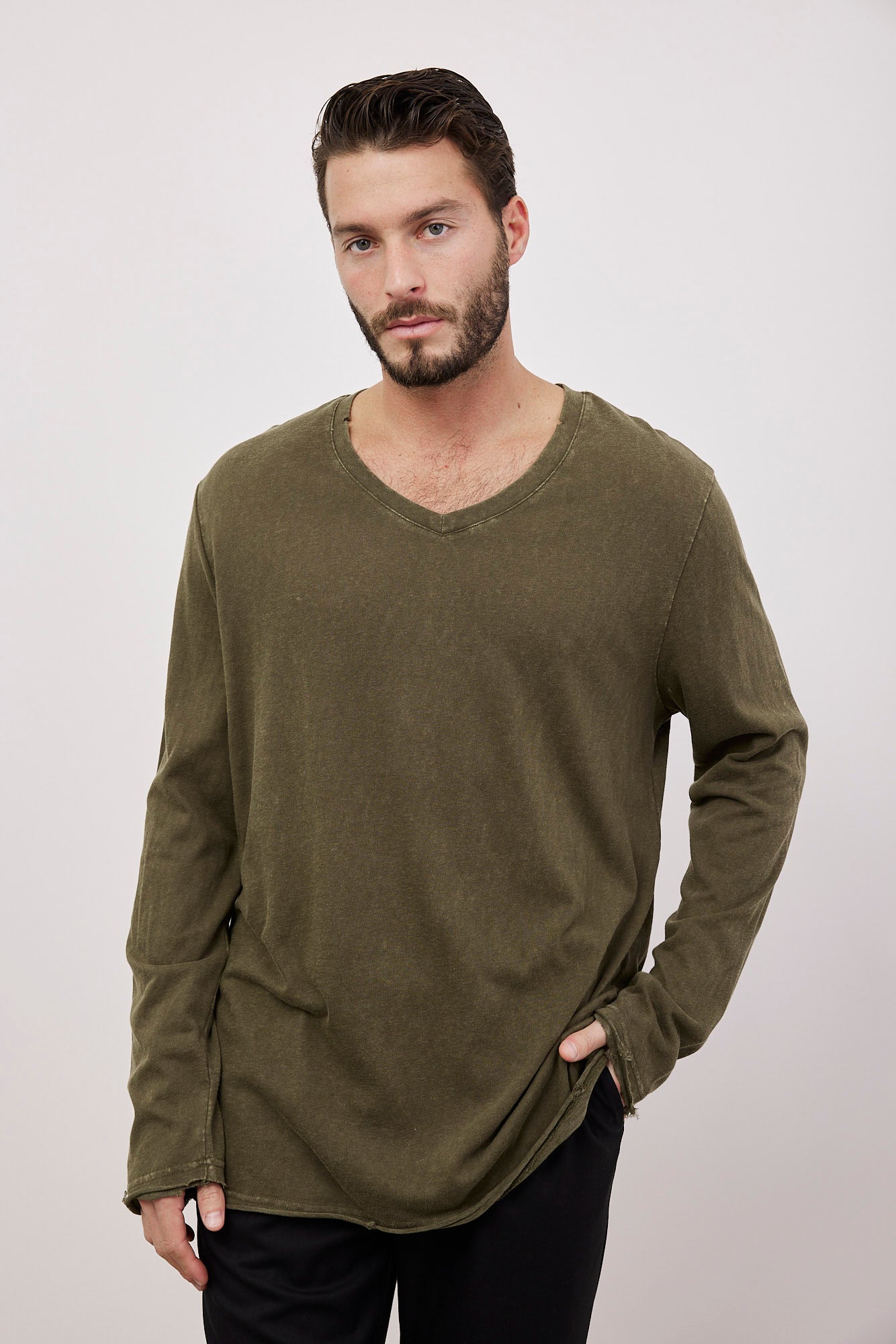 חולצת וי ווש ארוכה בגימור קרעים - ITAY BRANDS