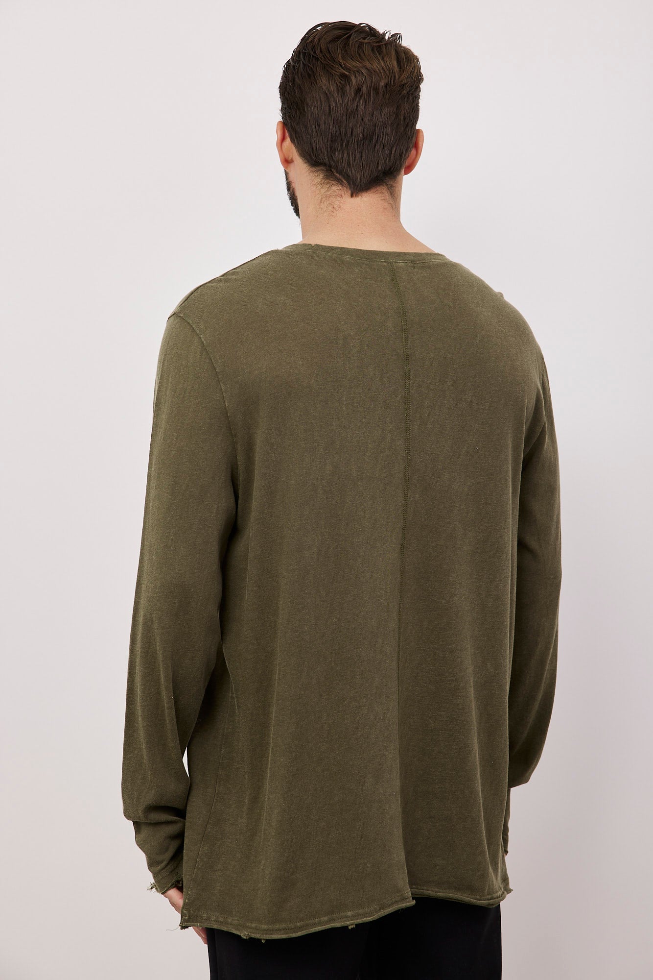 חולצת וי ווש ארוכה בגימור קרעים - ITAY BRANDS