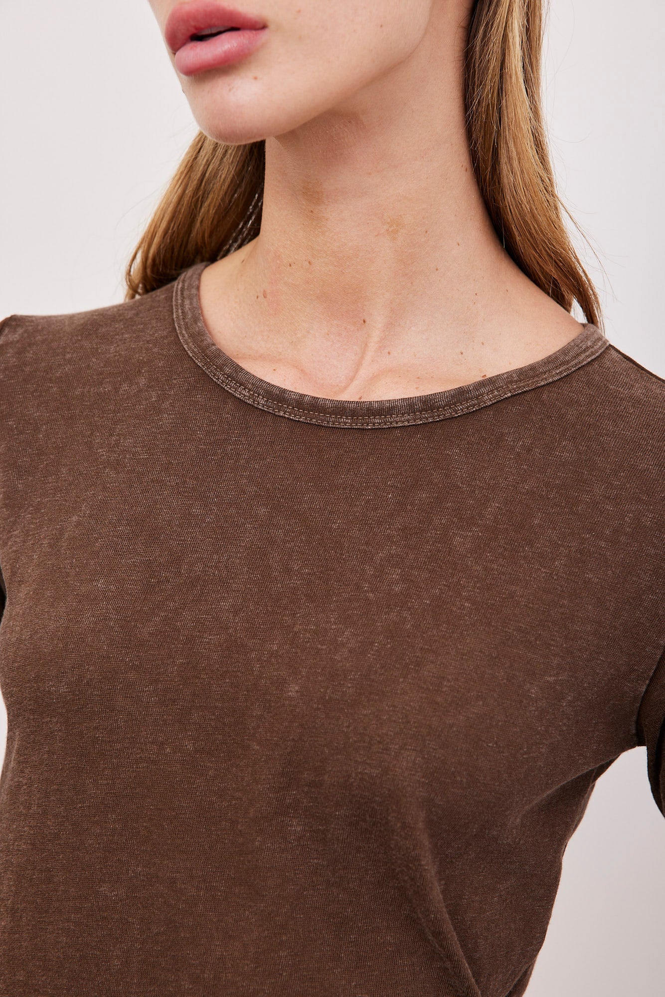 חולצת ווש ארוכה בגימור קרעים - ITAY BRANDS