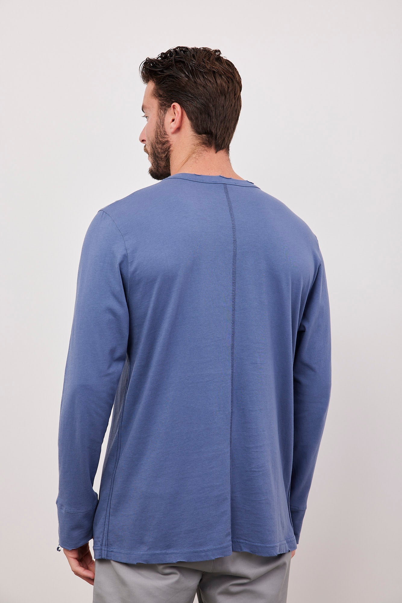 חולצת כותנה ארוכה בגימור קרעים - ITAY BRANDS