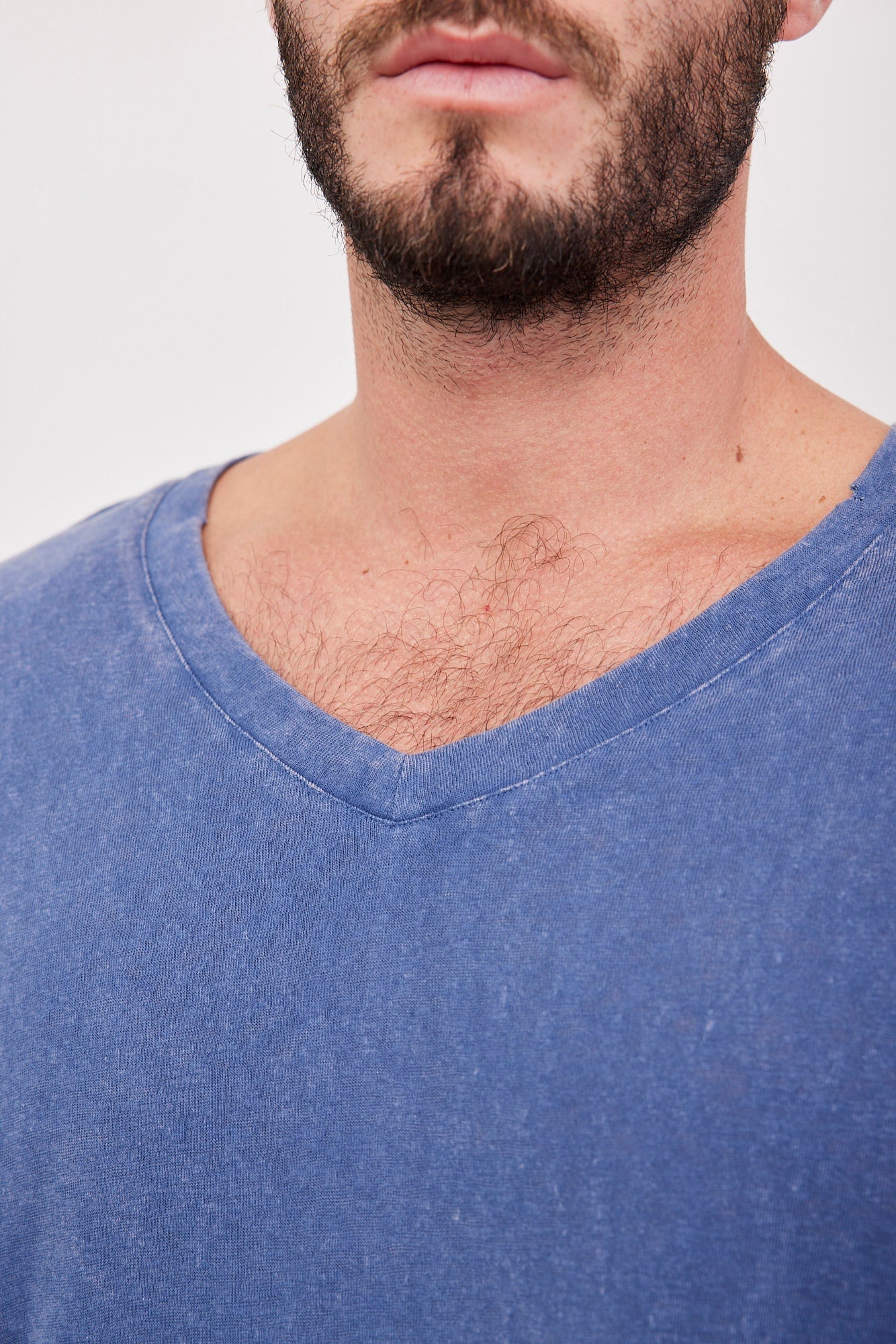 טישרט וי ווש בסיומת קרעים - ITAY BRANDS