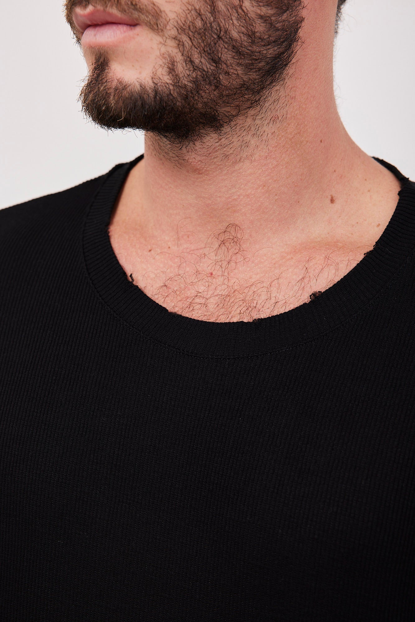 חולצה בטקסטורת פסים גימור קרעים - ITAY BRANDS