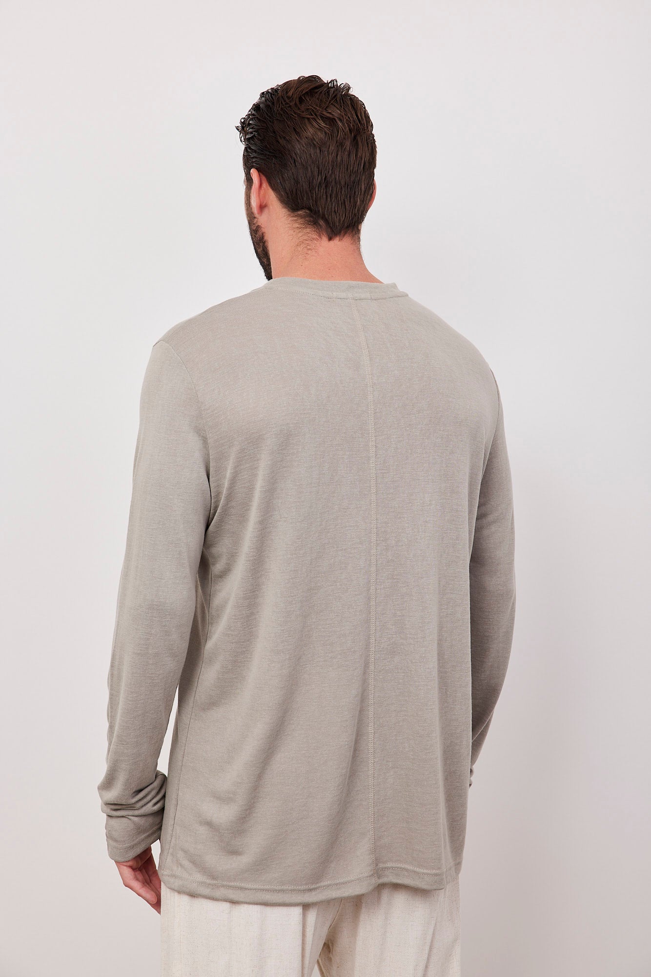 חולצה במראה פשתן עם תיפור קדמי - ITAY BRANDS