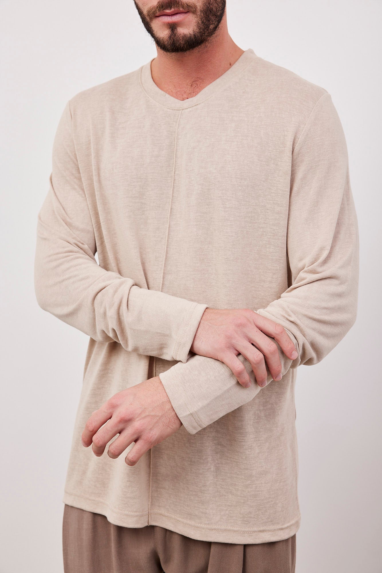 חולצה במראה פשתן עם תיפור קדמי - ITAY BRANDS