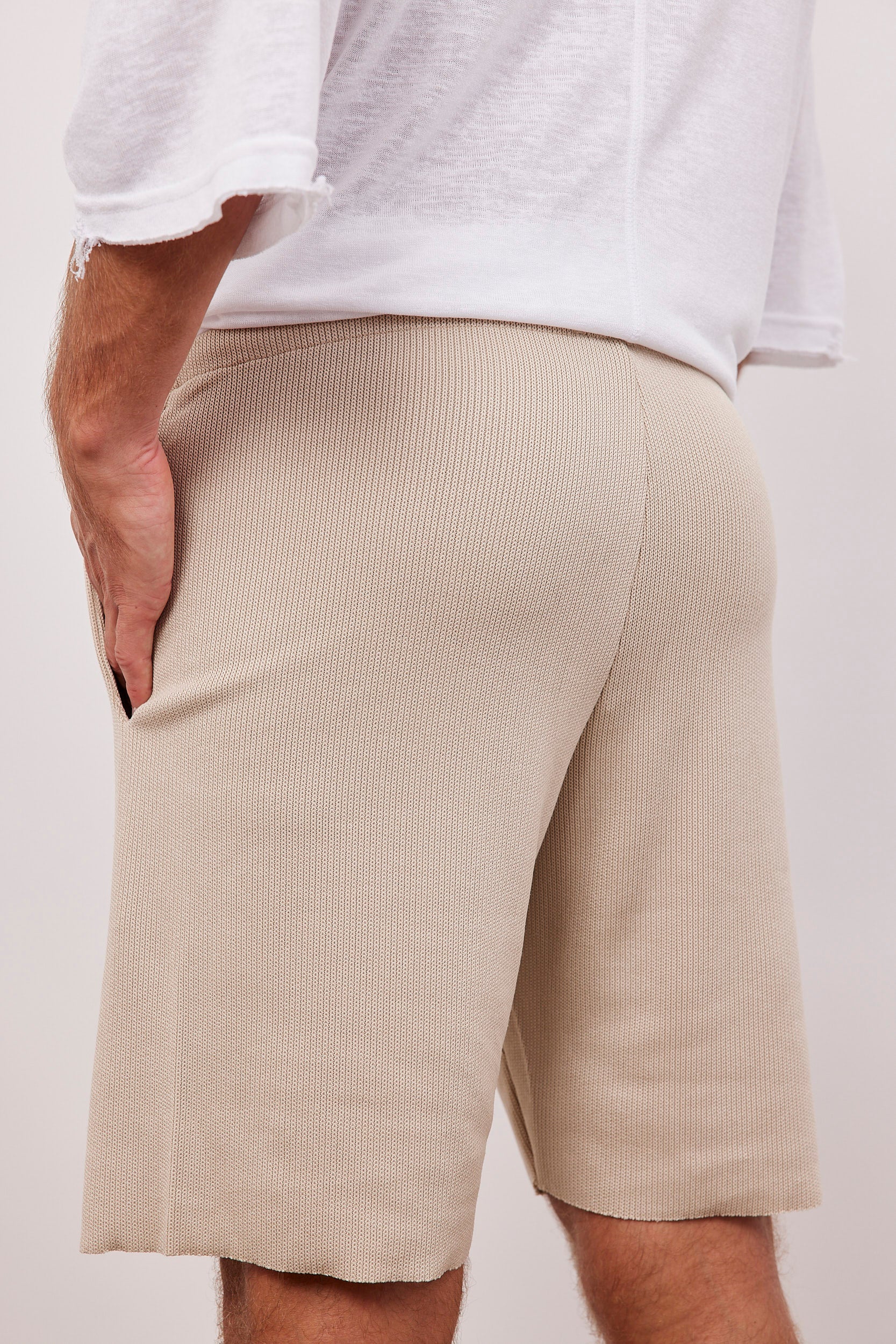 ברמודה מבד סריג