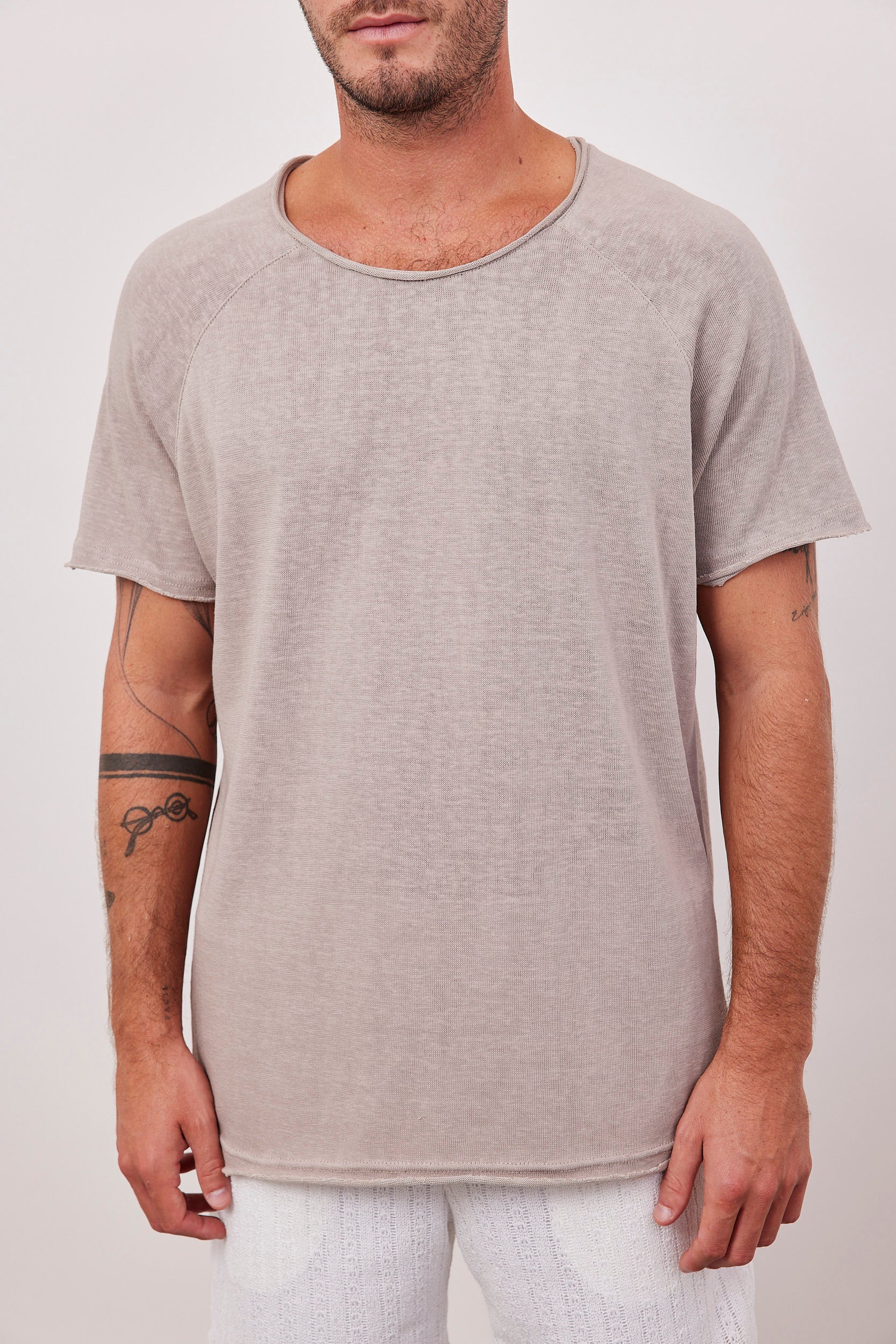 טישרט רגלן במראה פשתן