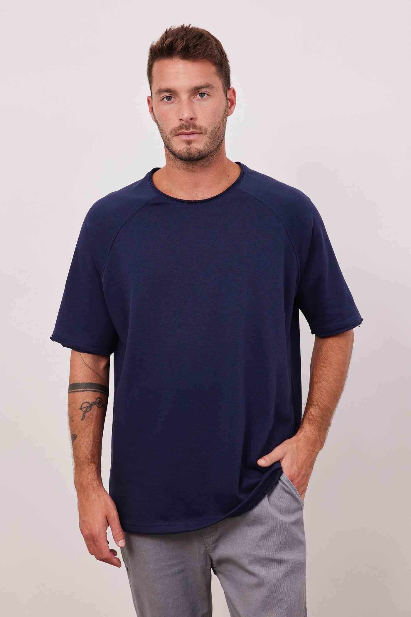 טי-שרט רגלן בסיומת פרומה