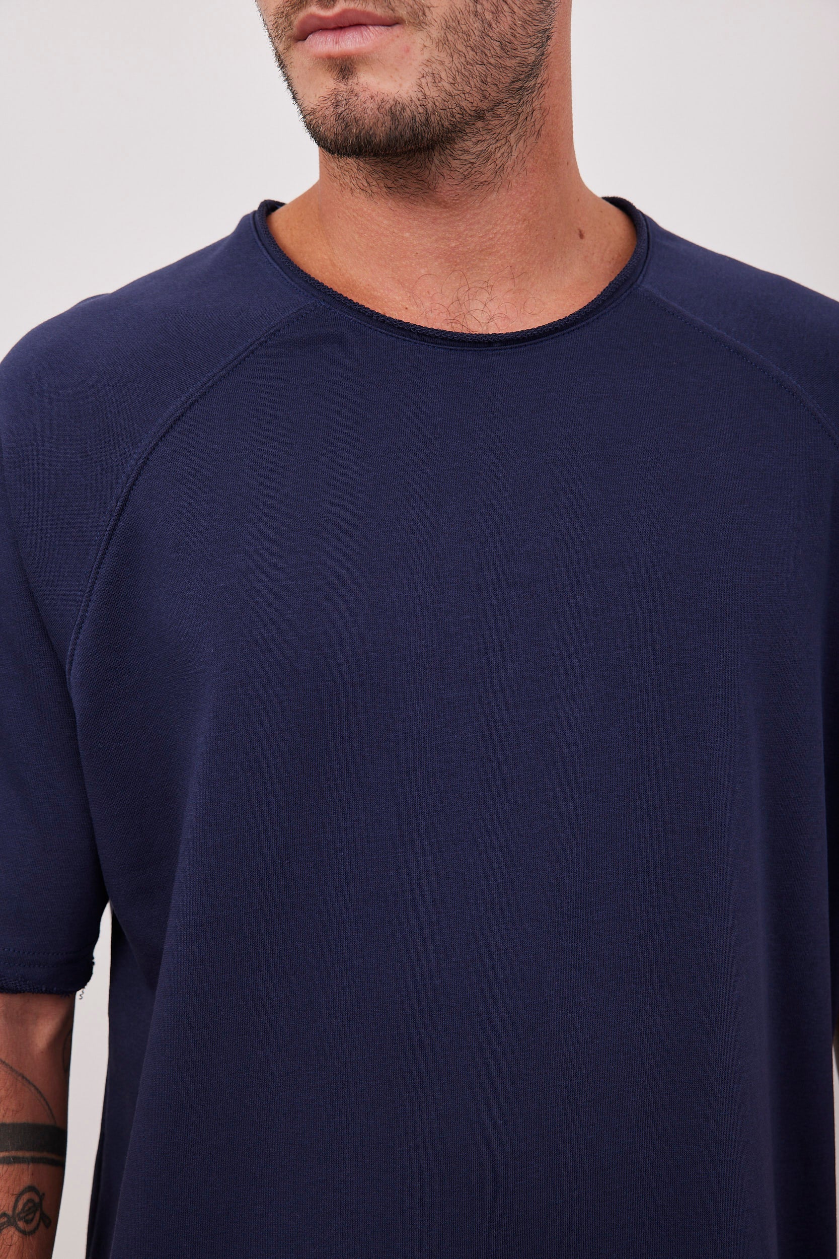 טי-שרט רגלן בסיומת פרומה