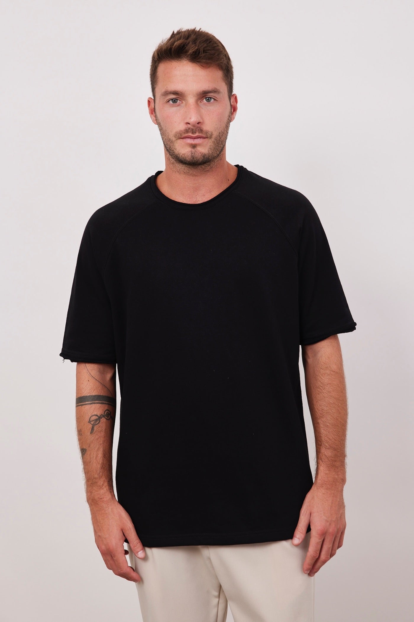 טי-שרט רגלן בסיומת פרומה