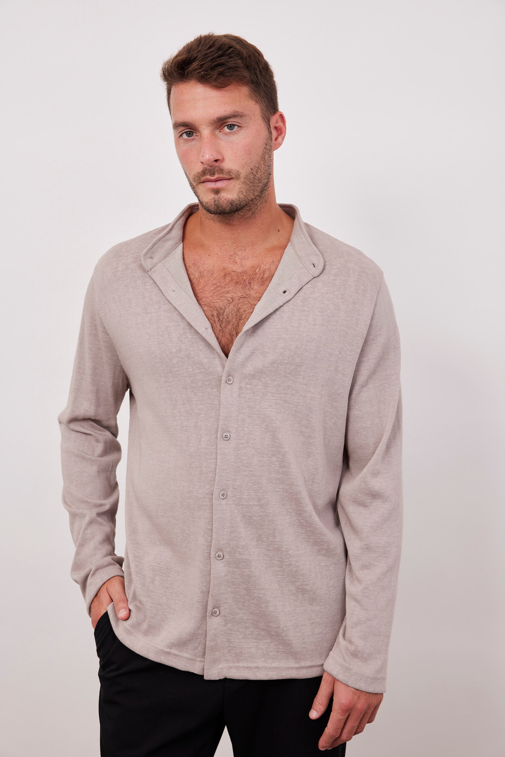 חולצה מכופתרת ארוכה מראה פשתן