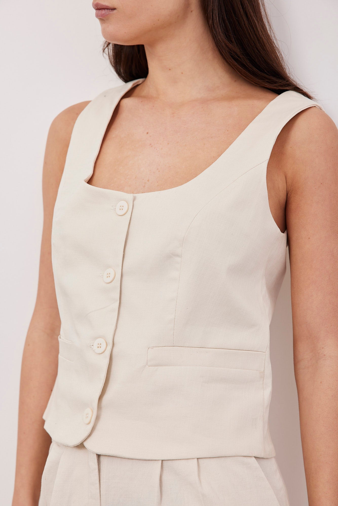 וסט גופיה במראה פשתן - ITAY BRANDS