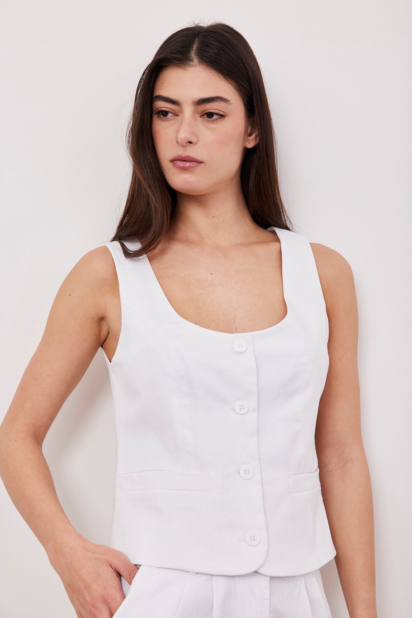 וסט גופיה במראה פשתן - ITAY BRANDS