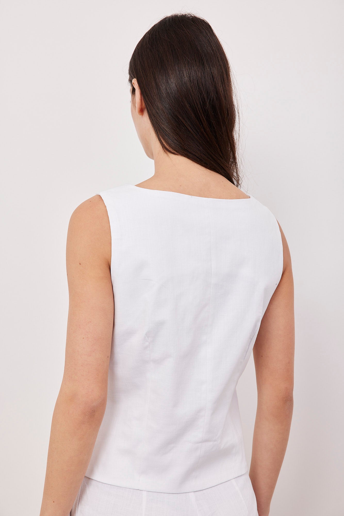 וסט גופיה במראה פשתן - ITAY BRANDS