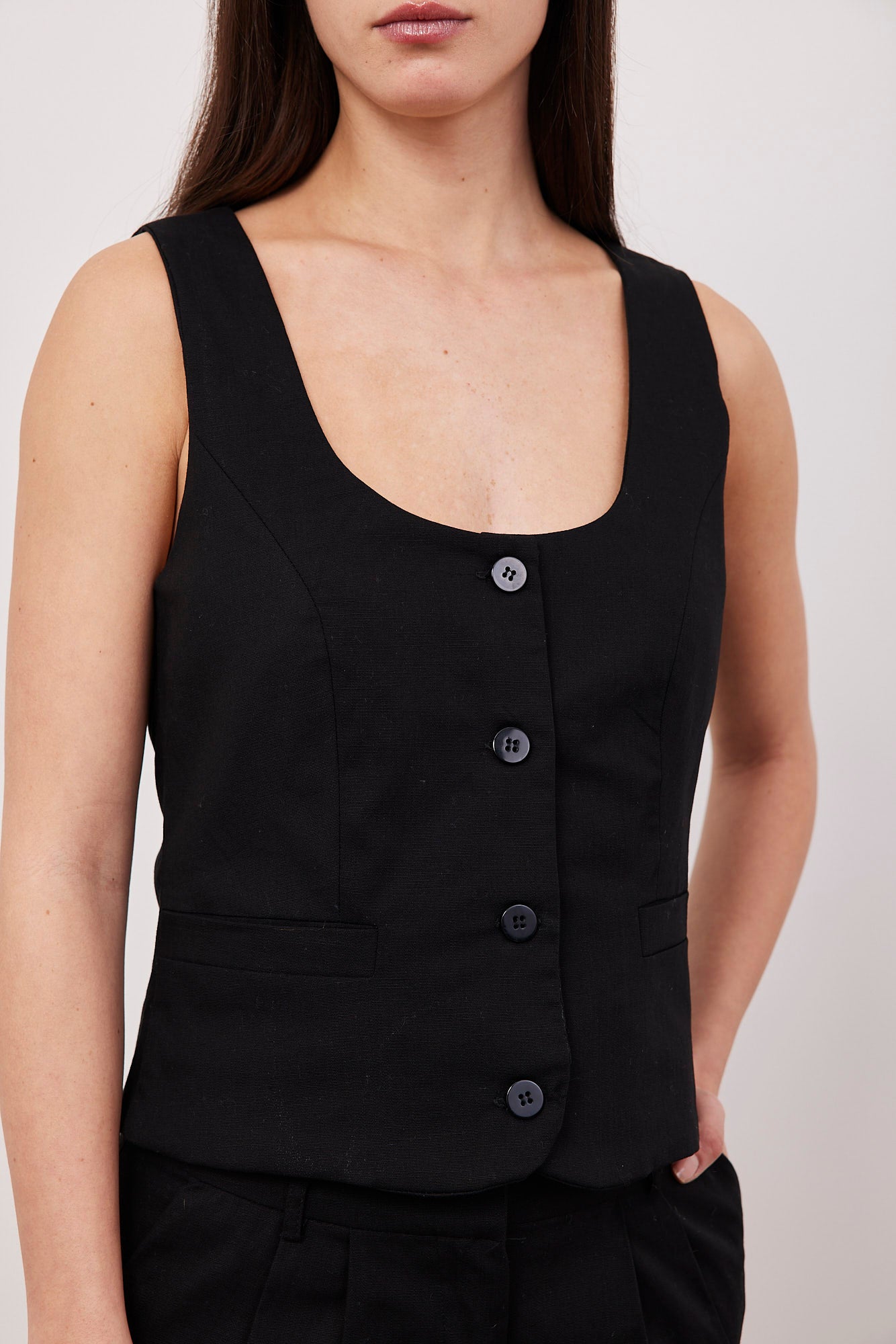 וסט גופיה במראה פשתן - ITAY BRANDS