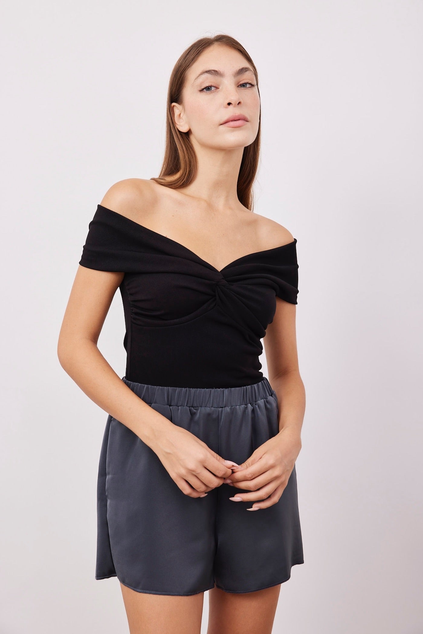 בגד גוף אוף שולדרס - ITAY BRANDS