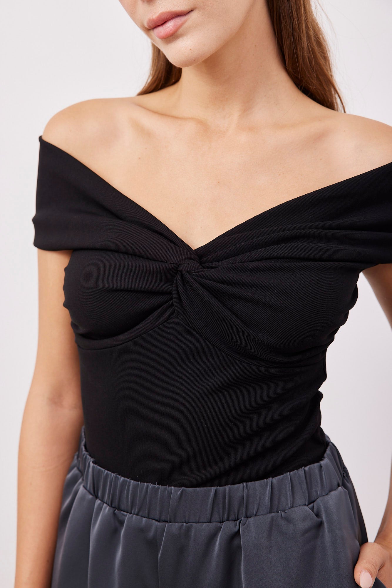 בגד גוף אוף שולדרס - ITAY BRANDS