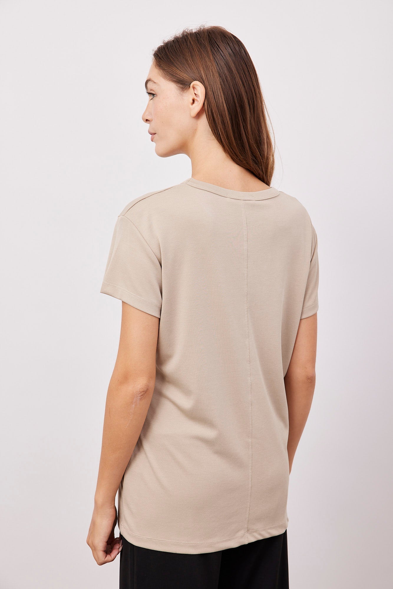 טי-שרט ניקי בד מודל - ITAY BRANDS