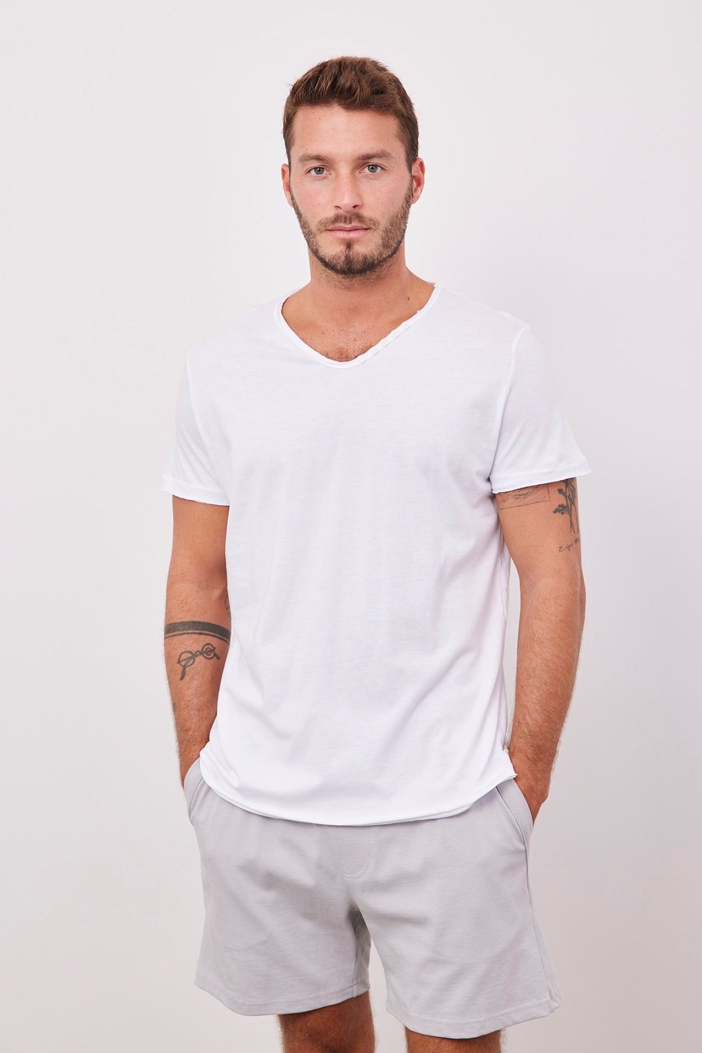 טישרט בגימור כפתורים - ITAY BRANDS