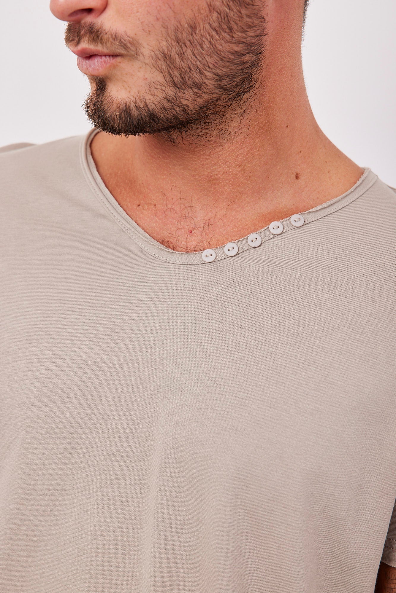 טישרט בגימור כפתורים - ITAY BRANDS